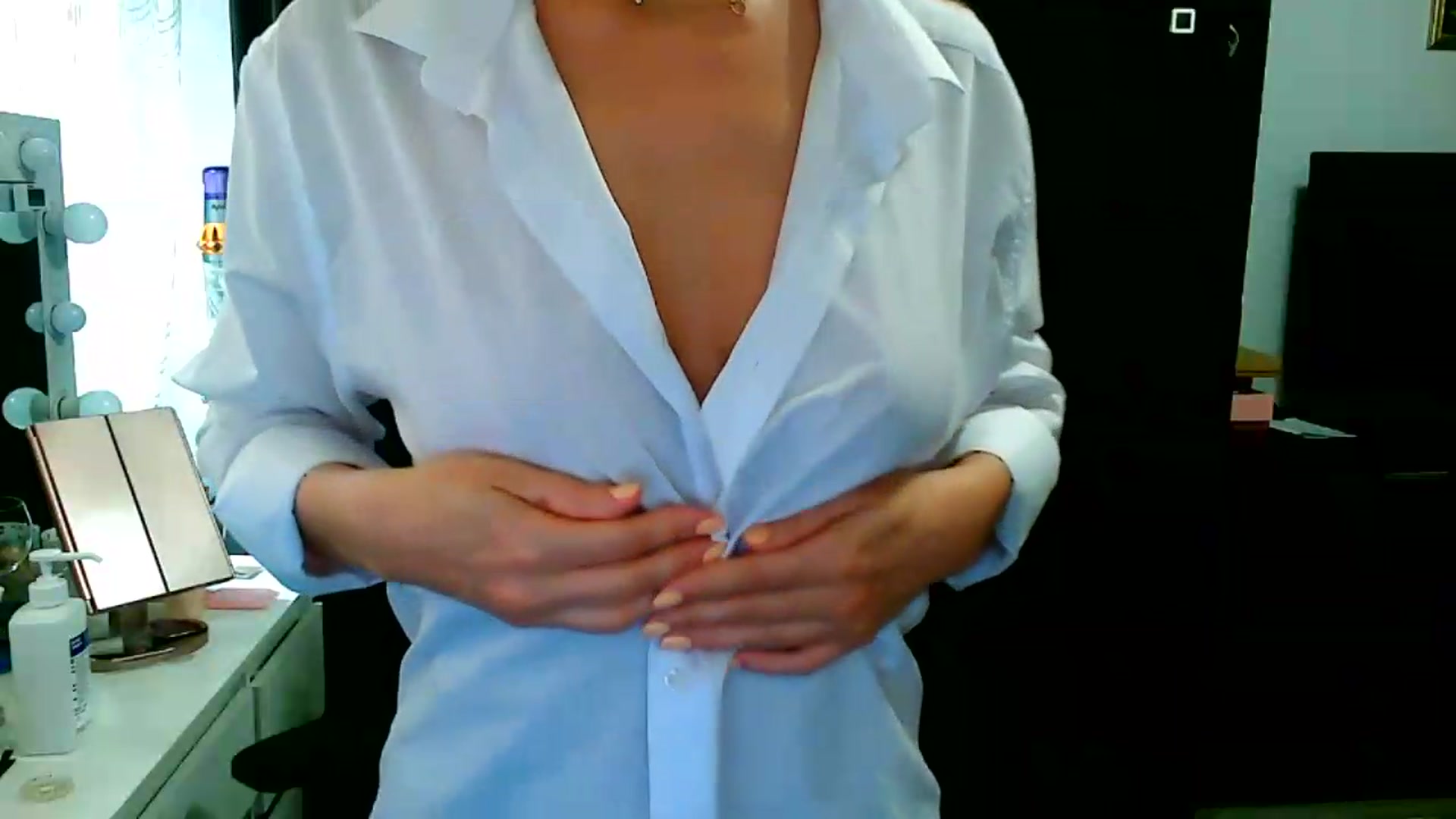 Gallery image thumbnail from Mija_Moon's myfreecams stream on, 08/21/2026, 15:45 image 8 of 20