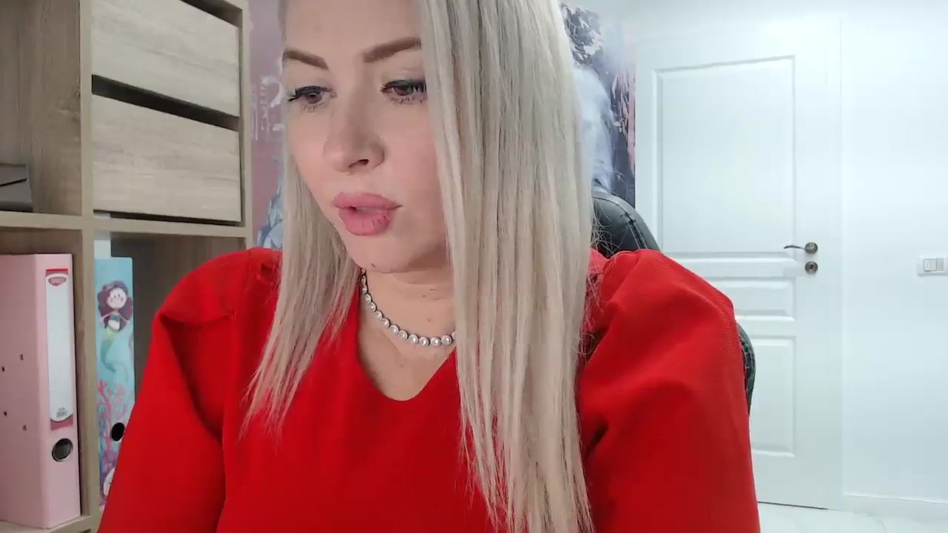 Gallery image thumbnail from Mika__'s myfreecams stream on, 12/25/2023, 15:44 image 4 of 20