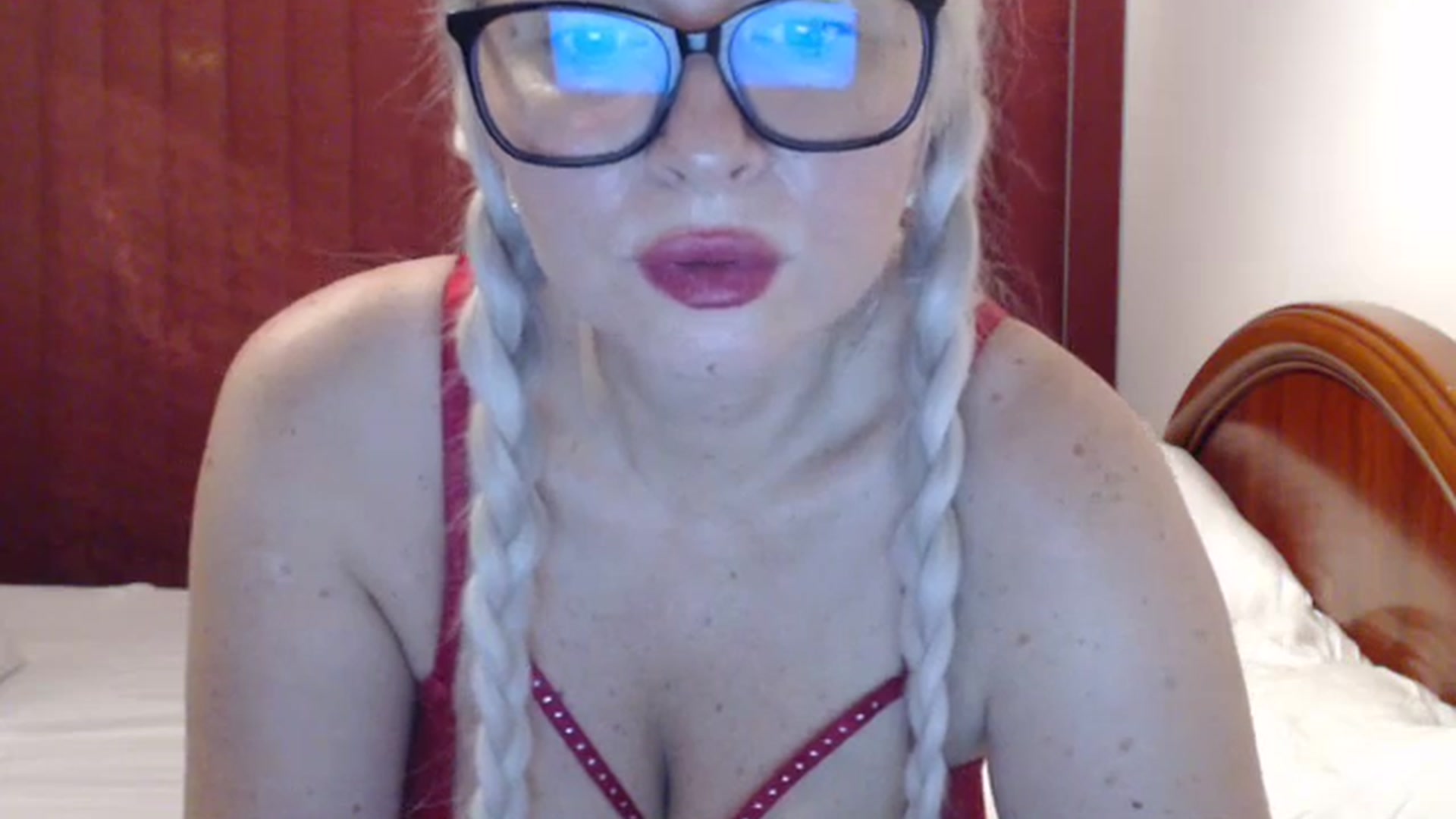 Gallery image thumbnail from Mika__'s myfreecams stream on, 01/01/2024, 19:45 image 6 of 20