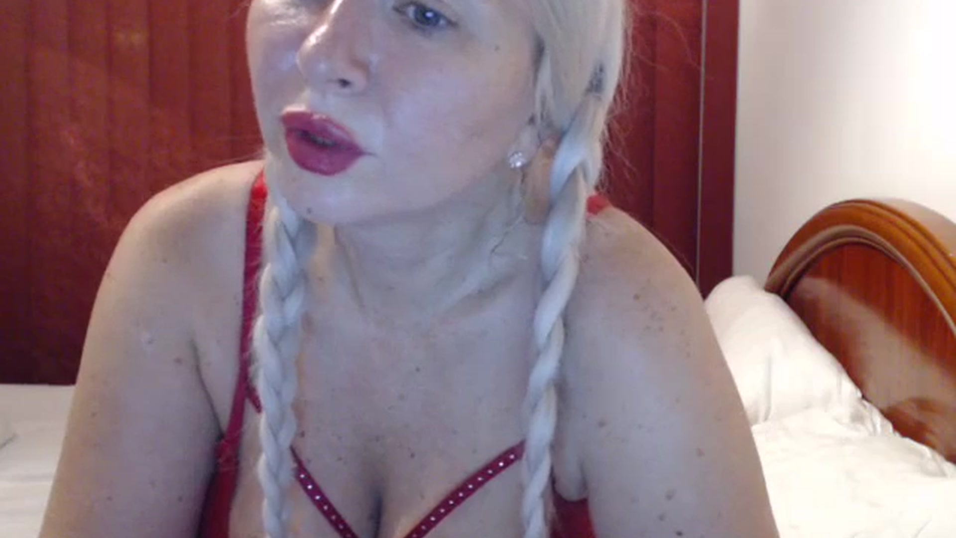 Gallery image thumbnail from Mika__'s myfreecams stream on, 01/01/2024, 19:45 image 9 of 20
