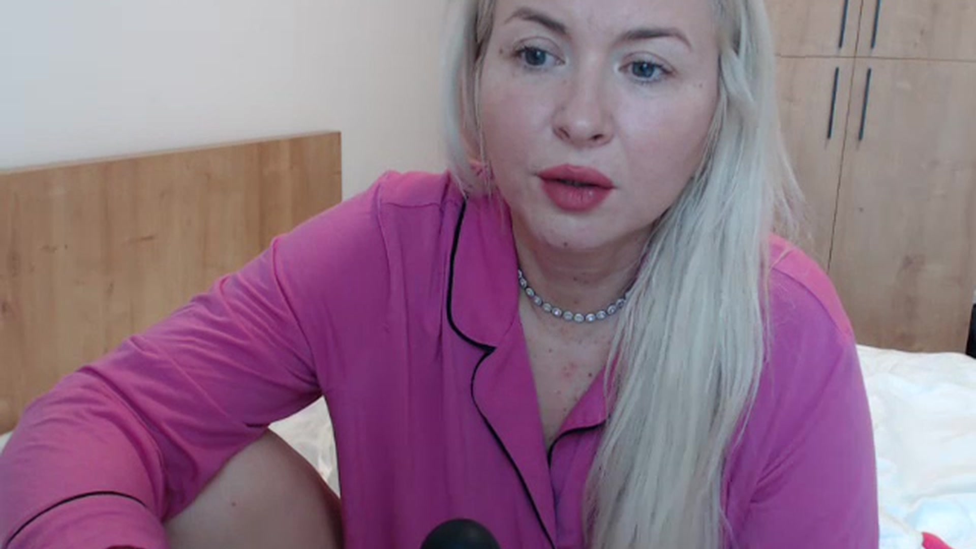 Gallery image thumbnail from Mika__'s myfreecams stream on, 01/29/2024, 12:54 image 15 of 20