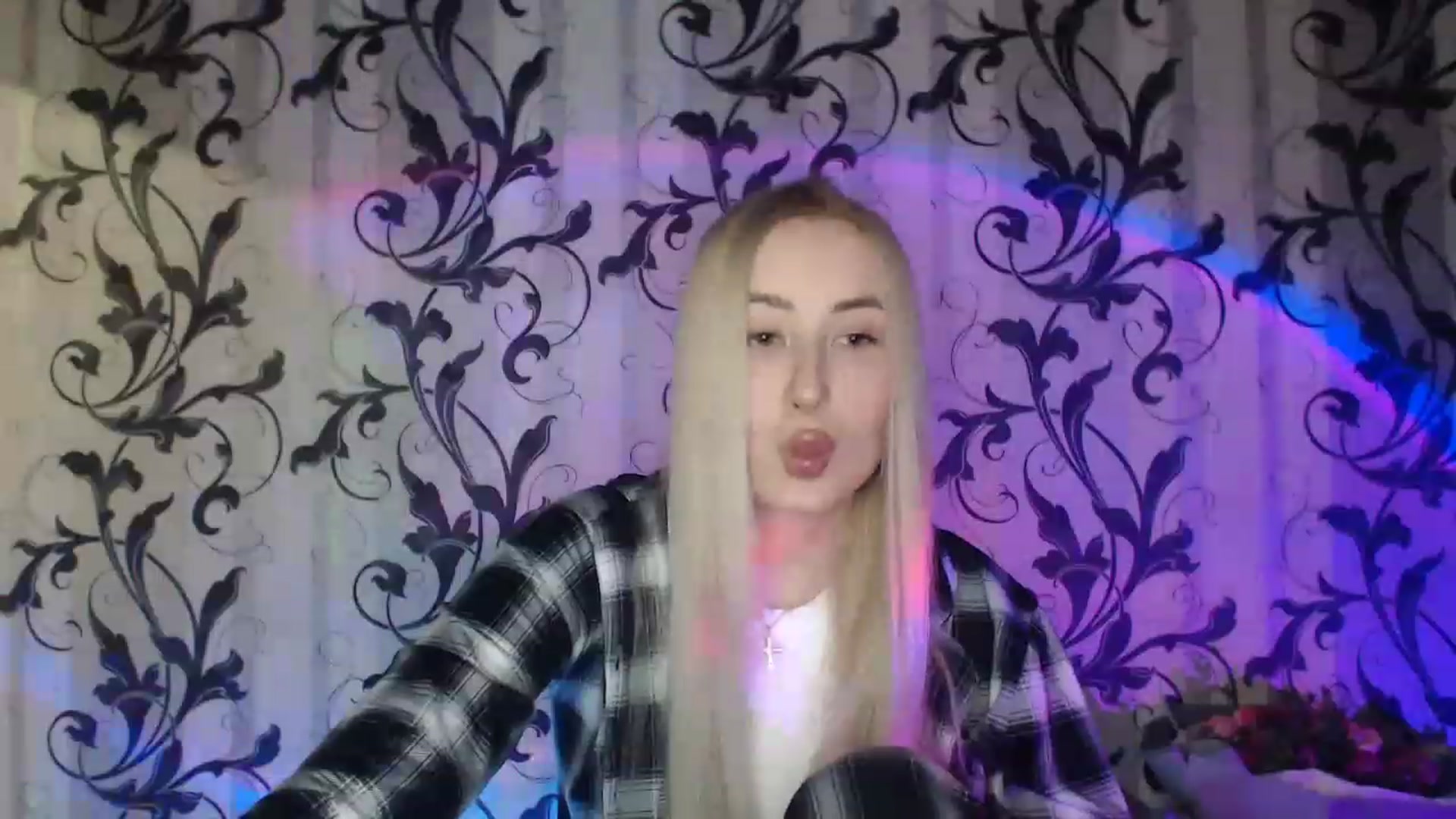 Gallery image thumbnail from MikiNiki25's myfreecams stream on, 03/24/2023, 17:35 image 15 of 20