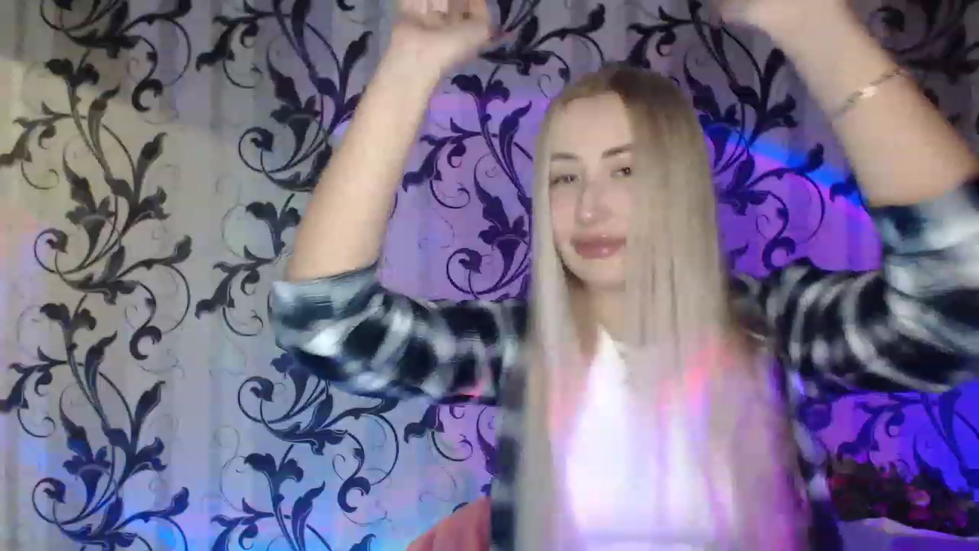 Gallery image thumbnail from MikiNiki25's myfreecams stream on, 03/24/2023, 17:35 image 6 of 20