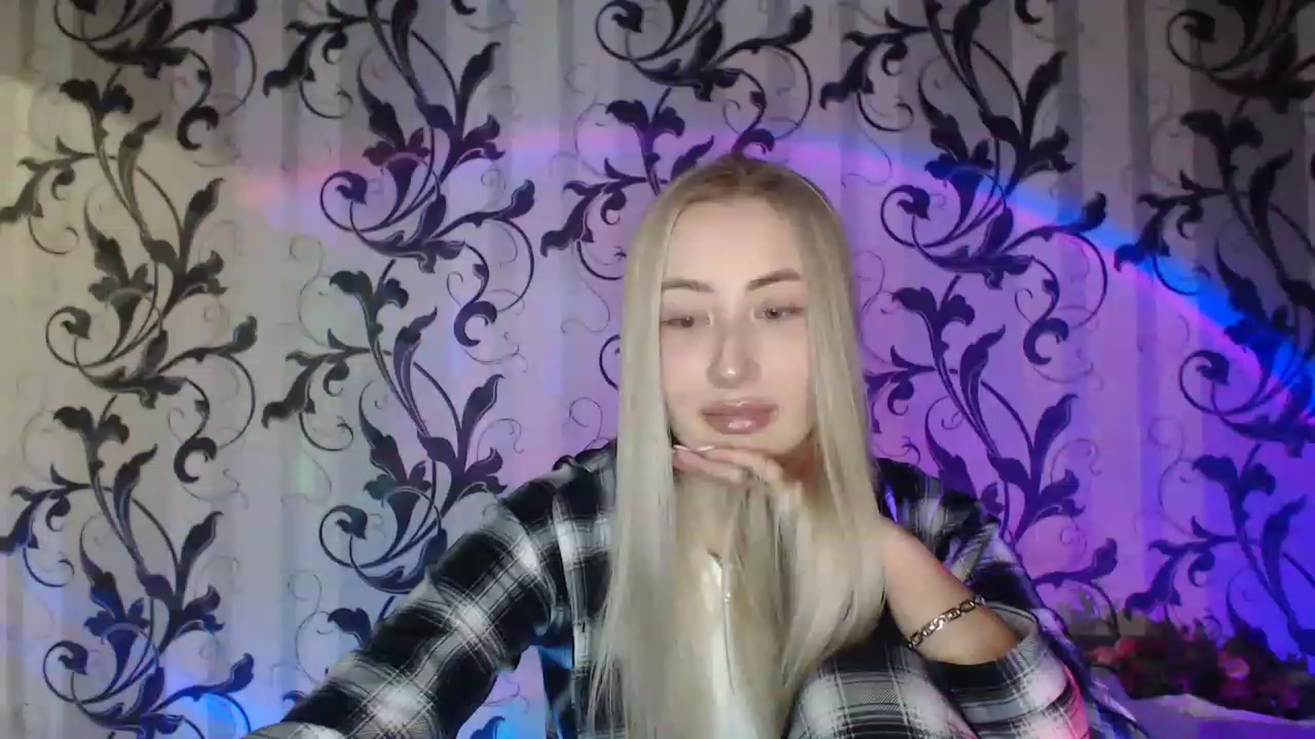 Gallery image thumbnail from MikiNiki25's myfreecams stream on, 03/24/2023, 17:35 image 11 of 20