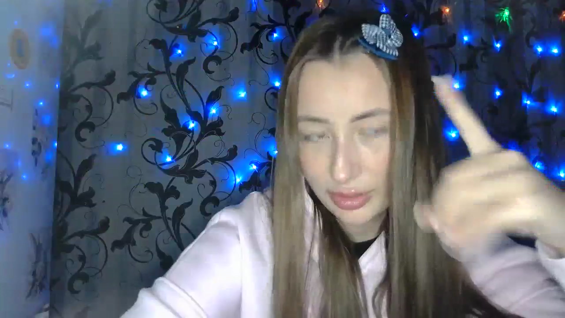 Gallery image thumbnail from MikiNiki25's myfreecams stream on, 12/25/2023, 20:38 image 18 of 20