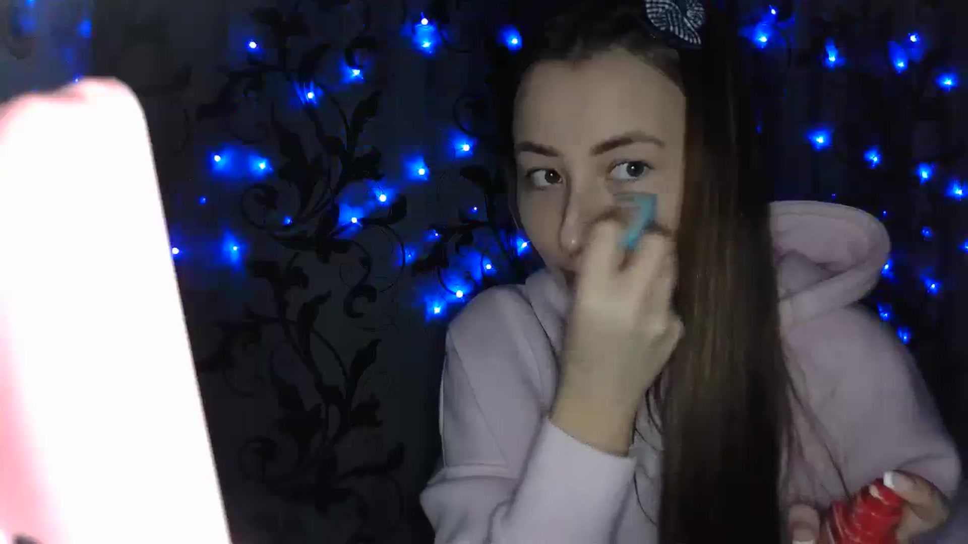 Gallery image thumbnail from MikiNiki25's myfreecams stream on, 12/25/2023, 20:38 image 6 of 20
