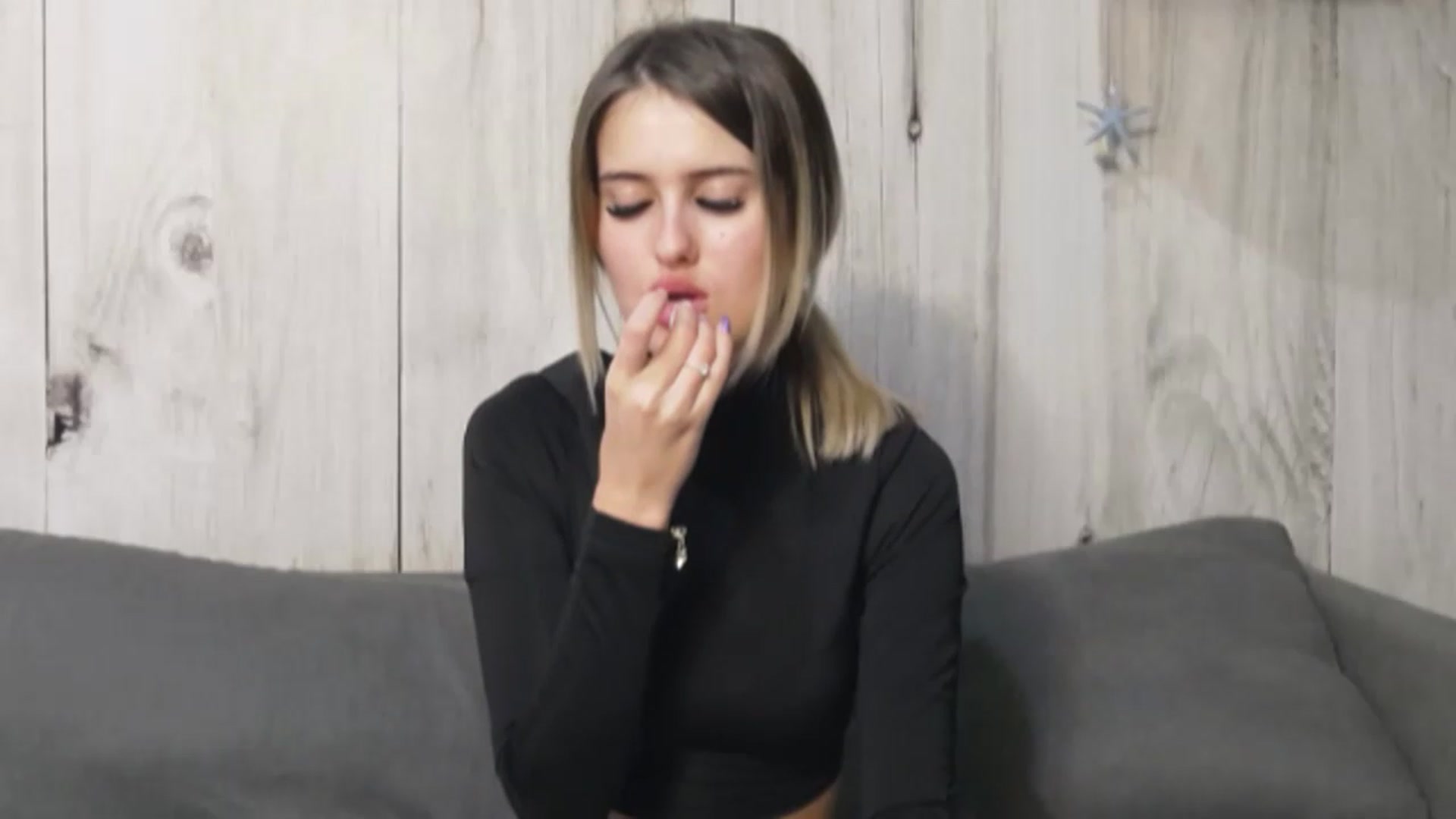 Gallery image thumbnail from MikyAngel's myfreecams stream on, 11/15/2022, 20:29 image 10 of 20