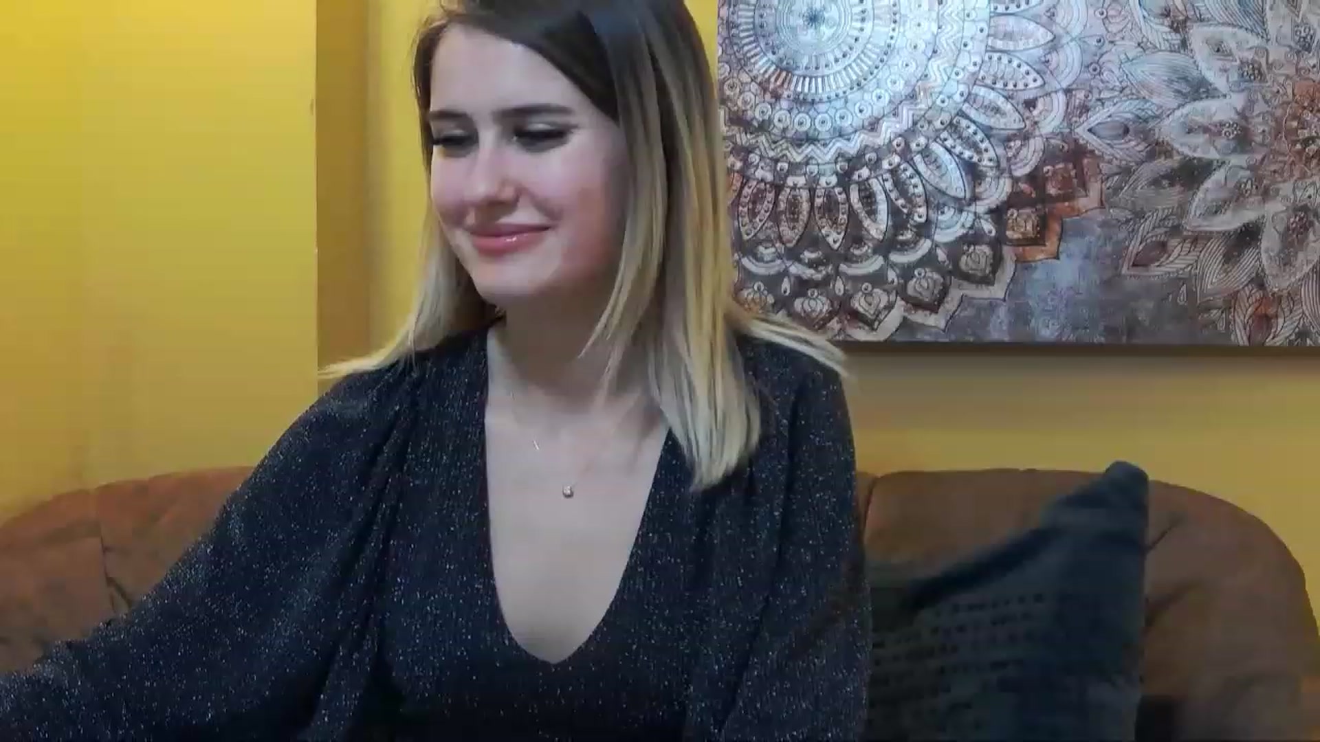 Gallery image thumbnail from MikyAngel's myfreecams stream on, 11/17/2022, 15:23 image 7 of 20