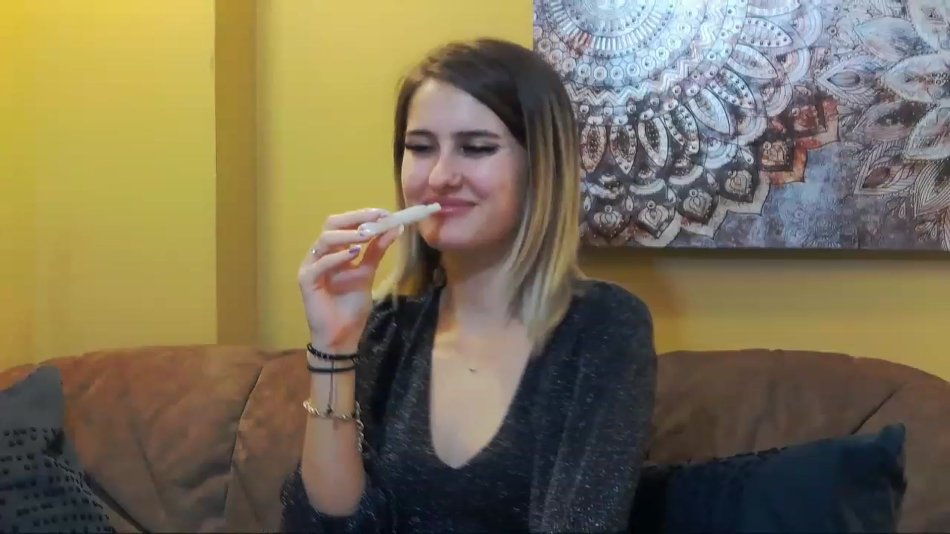 Gallery image thumbnail from MikyAngel's myfreecams stream on, 11/17/2022, 16:37 image 9 of 20
