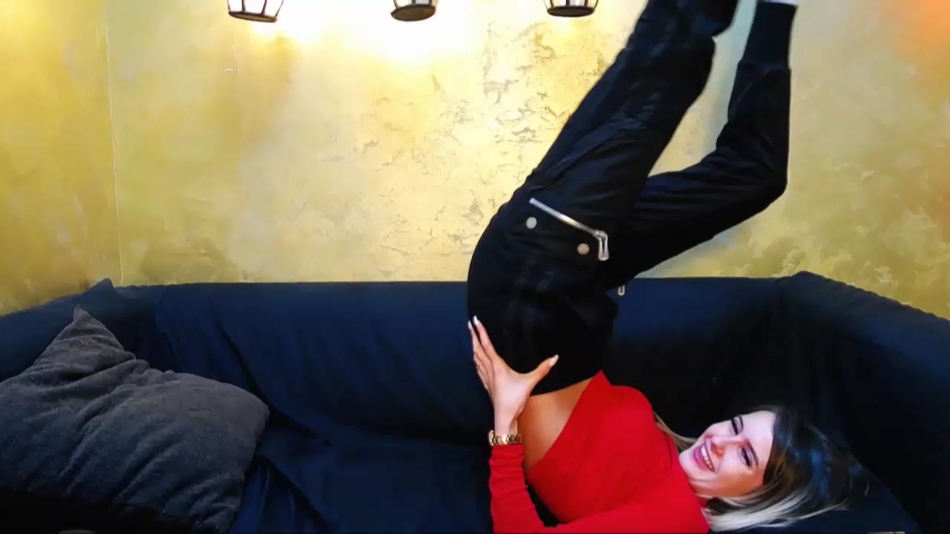 Gallery image thumbnail from MikyAngel's myfreecams stream on, 11/21/2022, 19:50 image 17 of 20