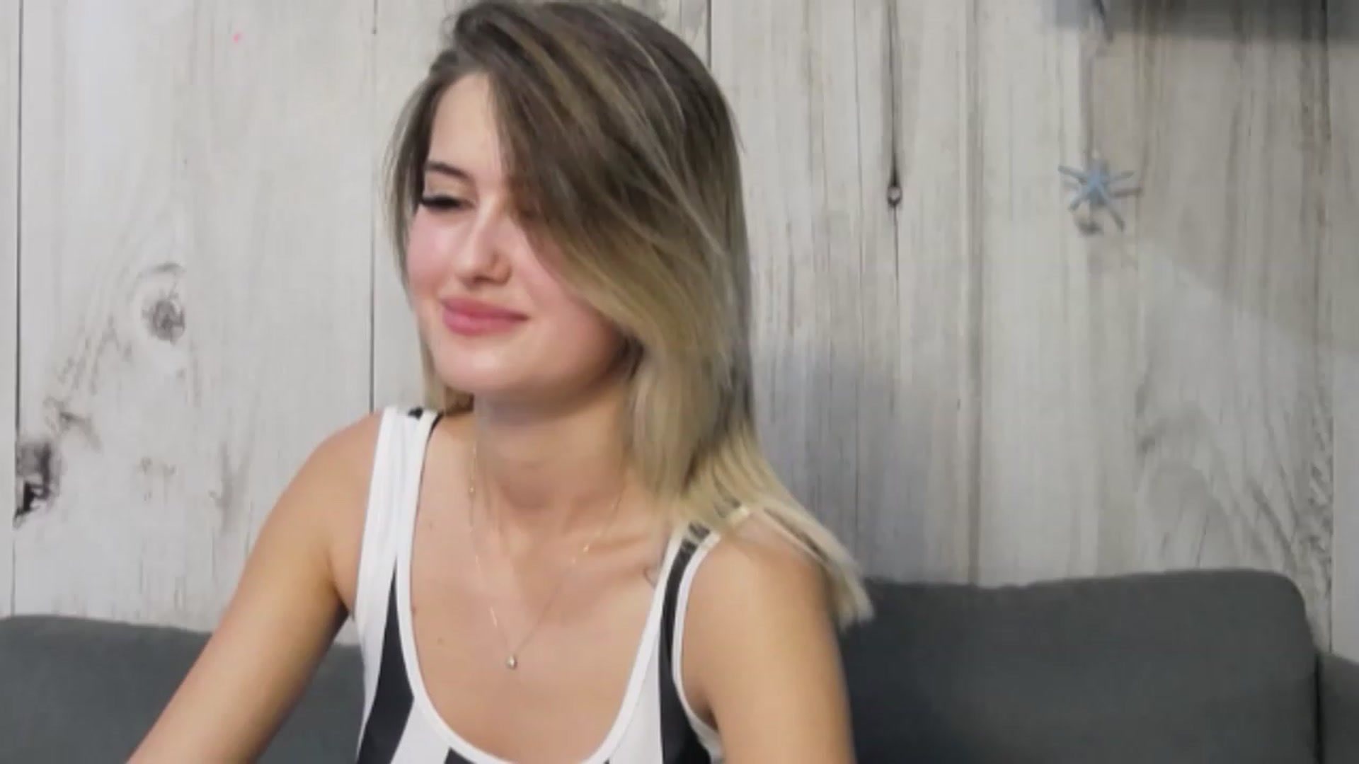 Gallery image thumbnail from MikyAngel's myfreecams stream on, 11/22/2022, 16:21 image 2 of 20
