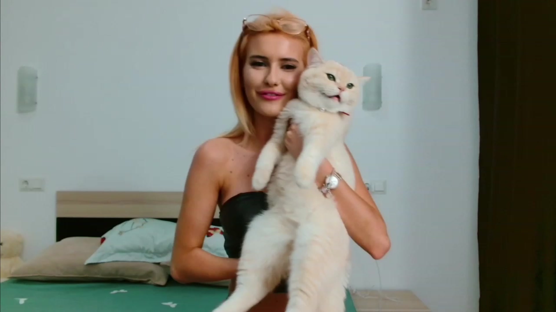 Gallery image thumbnail from MikyAngel's myfreecams stream on, 06/03/2023, 17:57 image 2 of 20