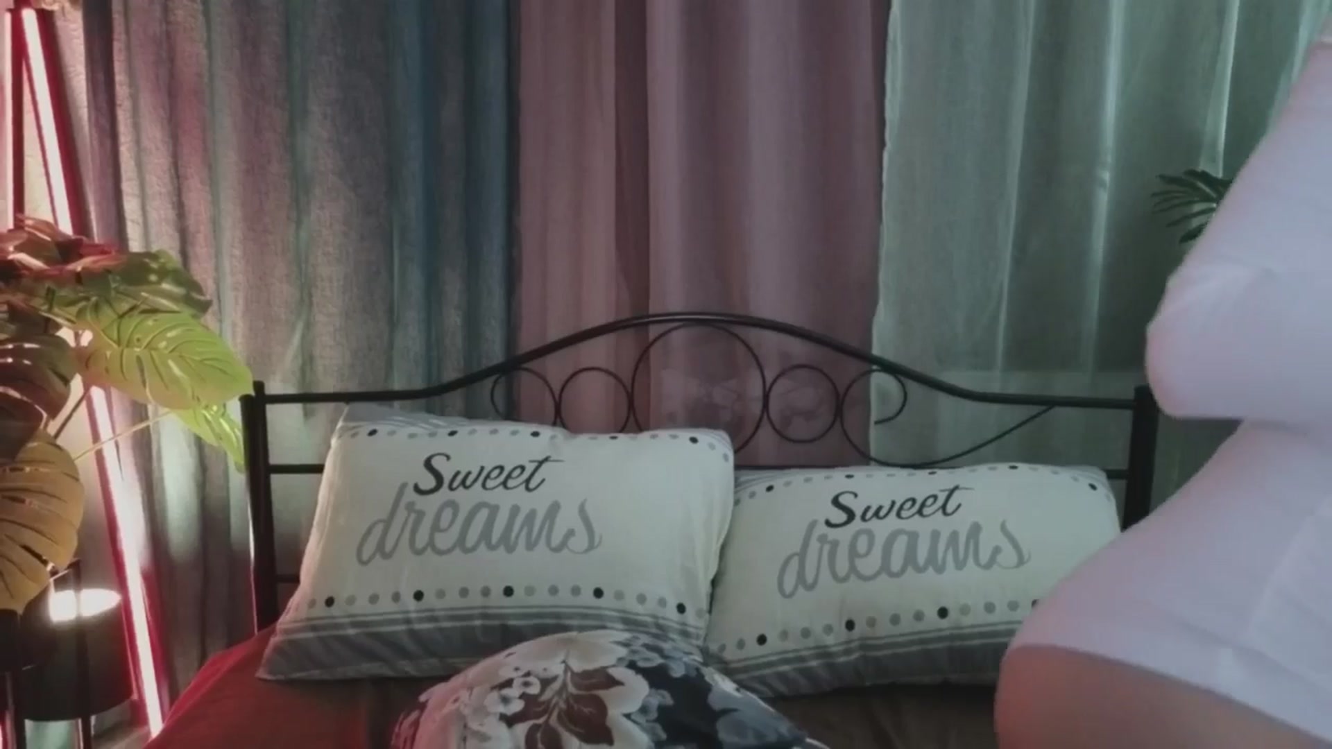 Gallery image thumbnail from MilaJoulie's myfreecams stream on, 11/26/2024, 22:16 image 11 of 20