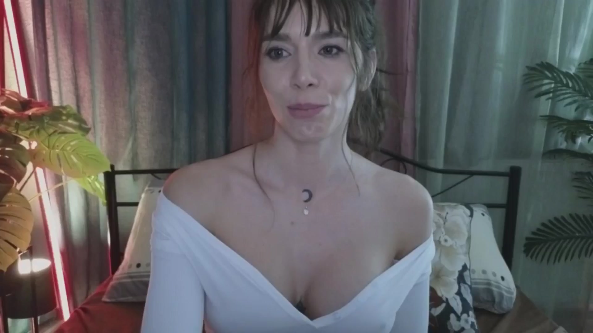 Gallery image thumbnail from MilaJoulie's myfreecams stream on, 11/27/2024, 24:00 image 8 of 20
