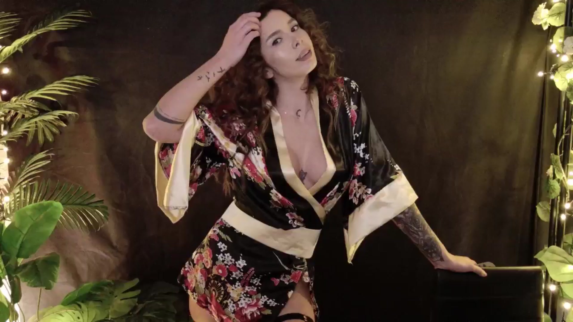 Gallery image thumbnail from MilaJoulie's myfreecams stream on, 01/06/2025, 15:38 image 13 of 20