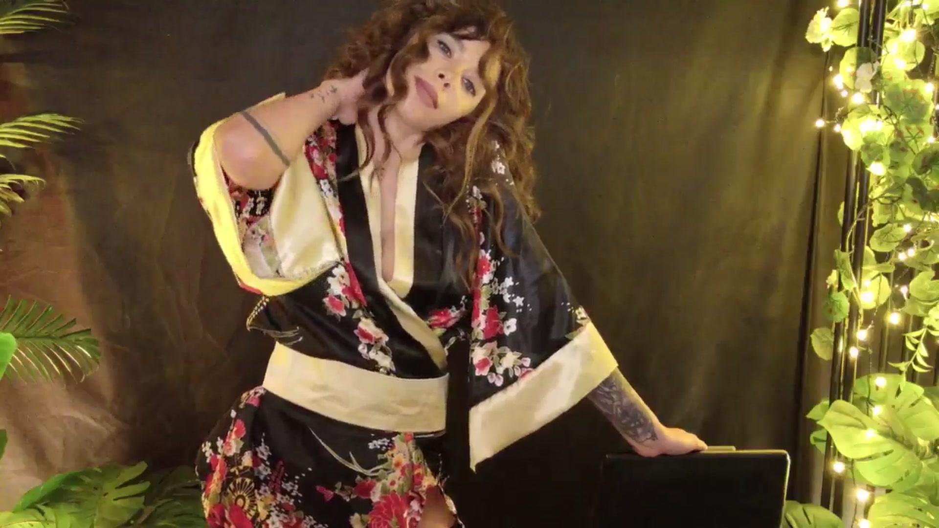 Gallery image thumbnail from MilaJoulie's myfreecams stream on, 01/06/2025, 18:06 image 18 of 20