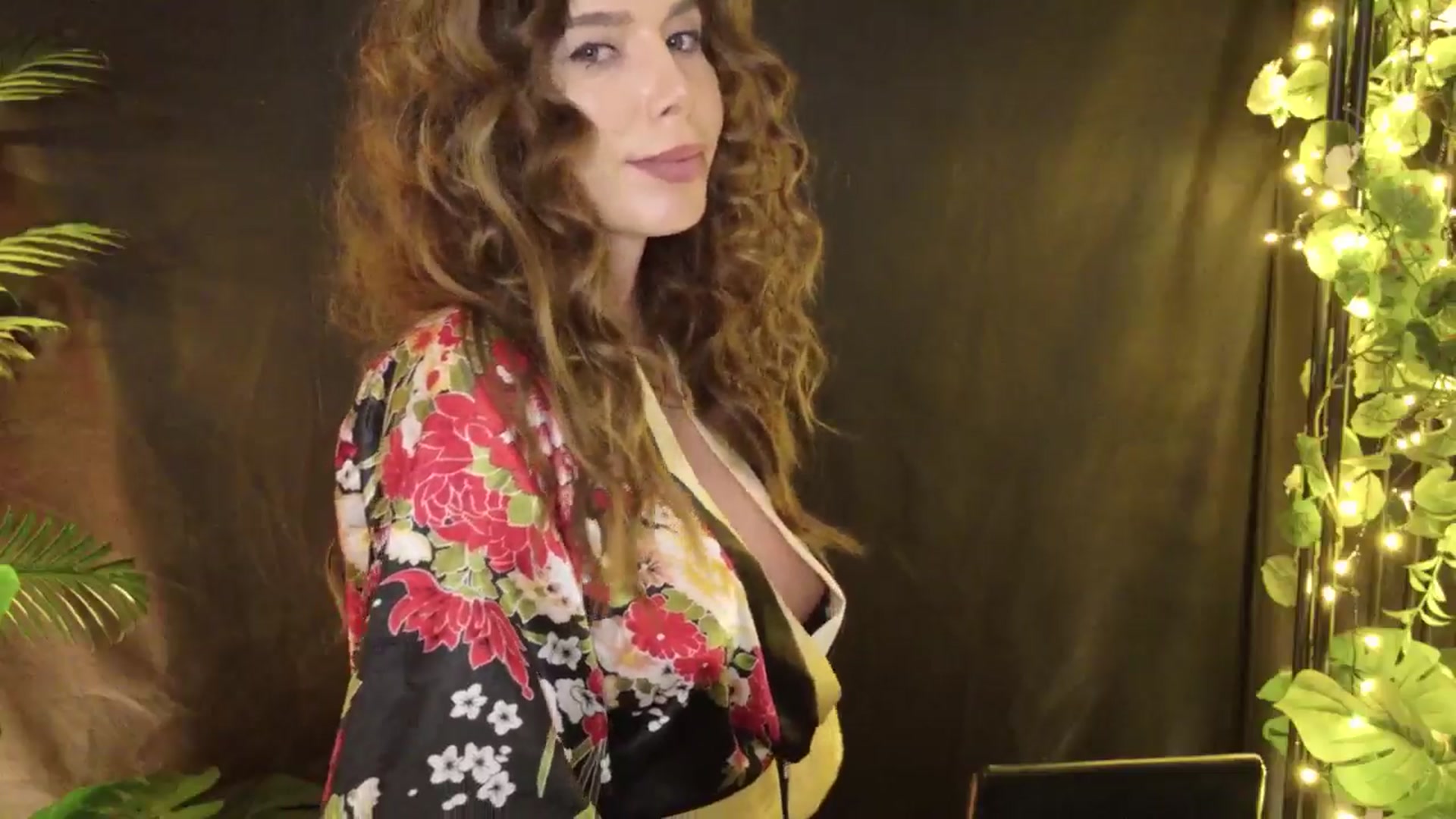 Gallery image thumbnail from MilaJoulie's myfreecams stream on, 01/06/2025, 18:06 image 19 of 20