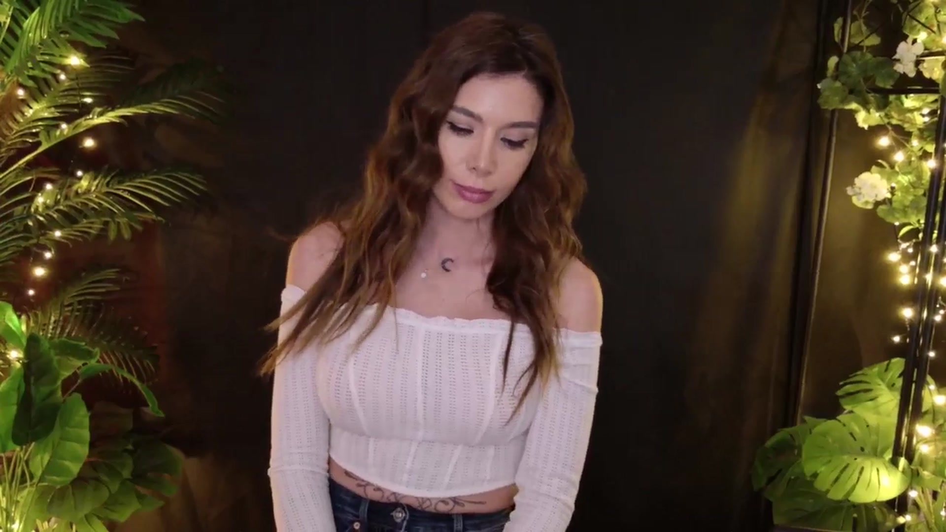 Gallery image thumbnail from MilaJoulie's myfreecams stream on, 01/10/2025, 15:38 image 19 of 20