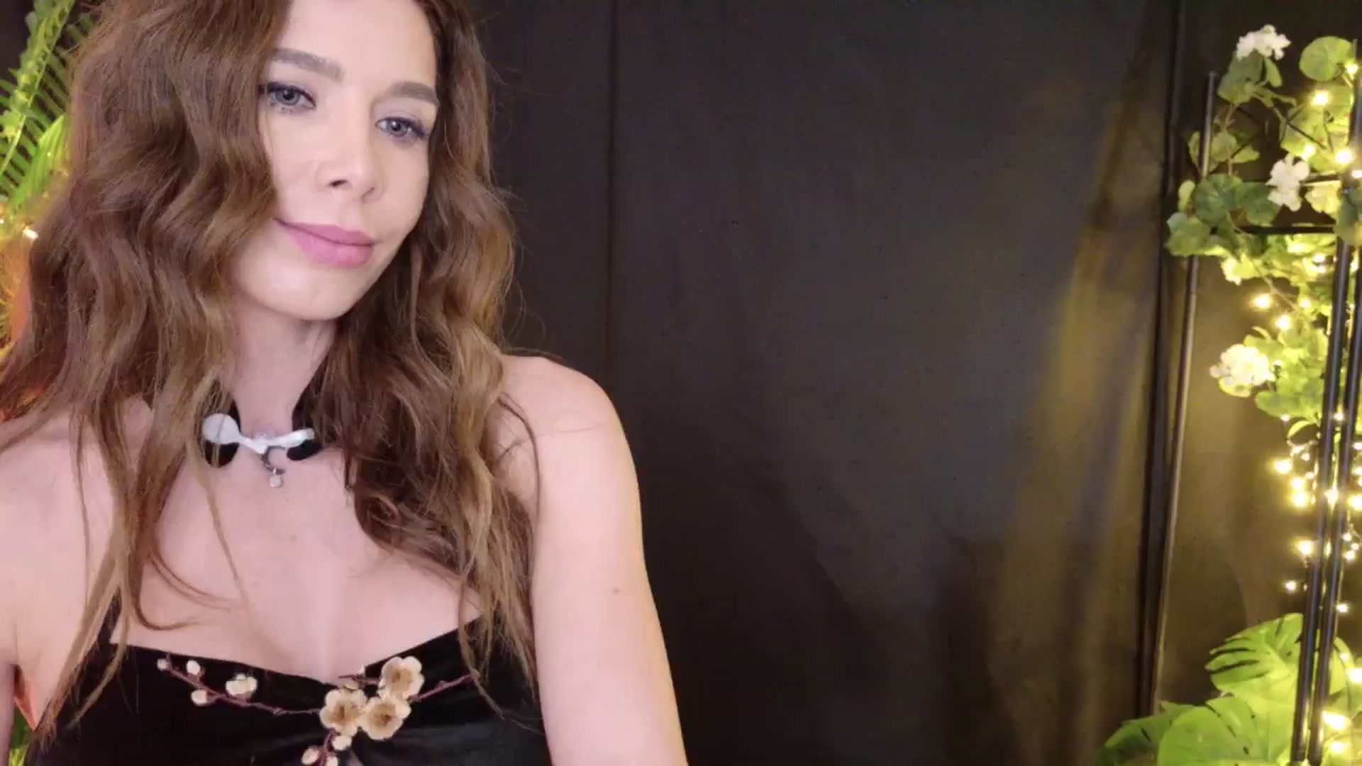 Gallery image thumbnail from MilaJoulie's myfreecams stream on, 01/10/2025, 15:38 image 7 of 20