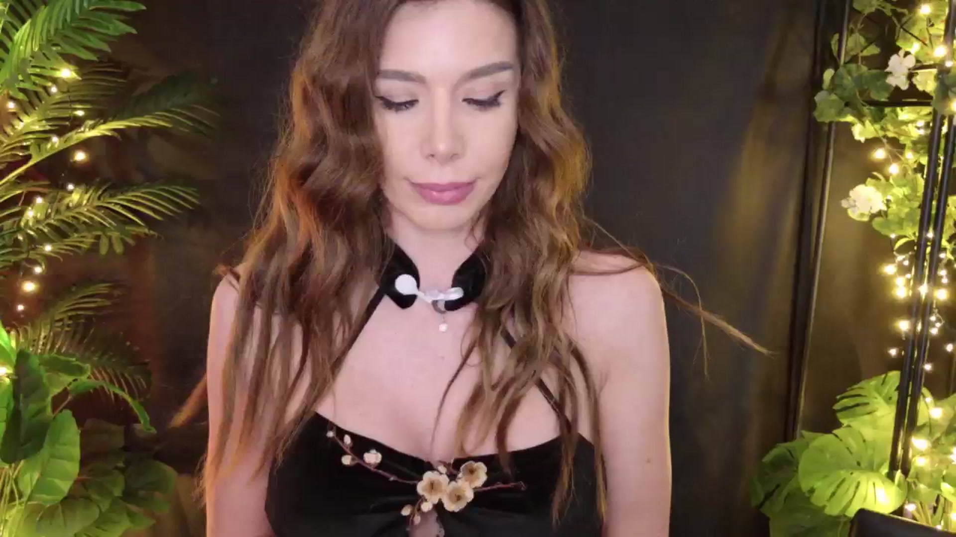 Gallery image thumbnail from MilaJoulie's myfreecams stream on, 01/10/2025, 15:38 image 5 of 20