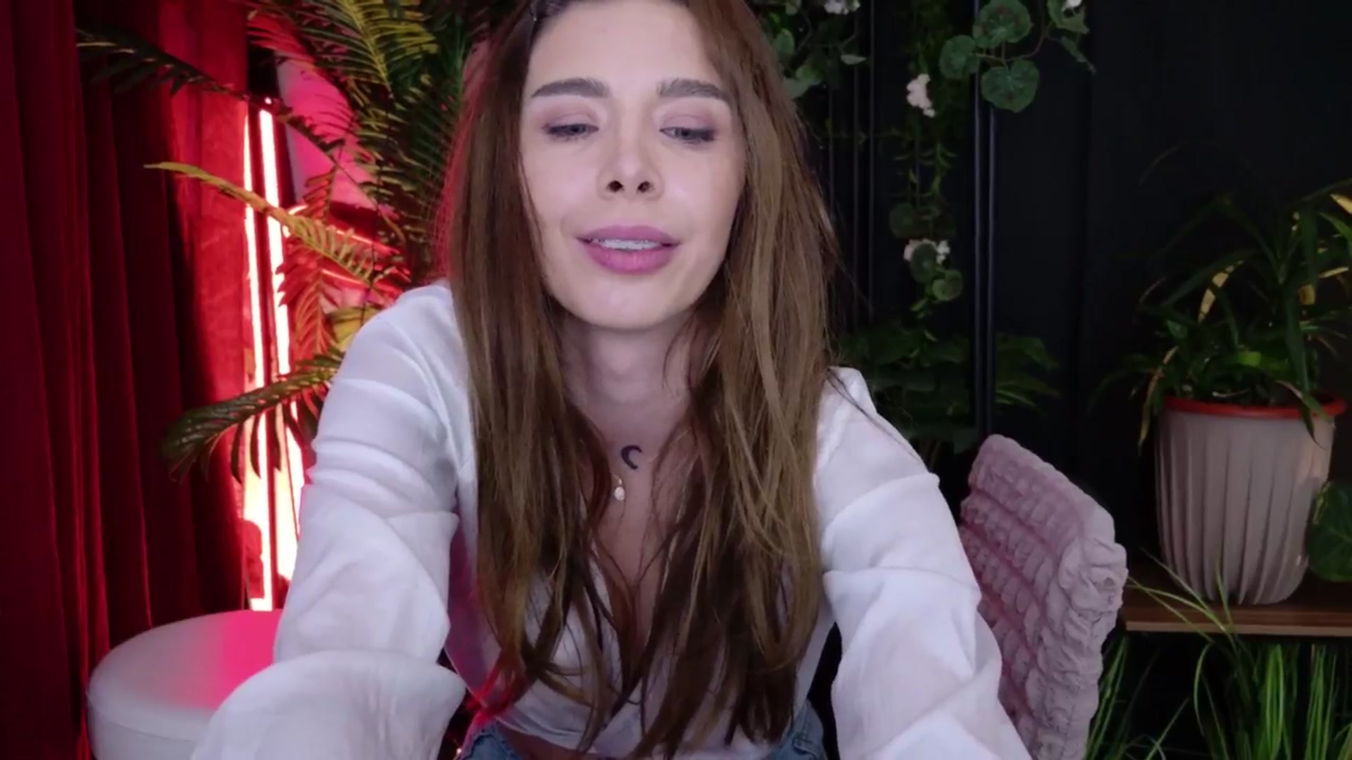 Gallery image thumbnail from MilaJoulie's myfreecams stream on, 01/19/2025, 16:13 image 10 of 20