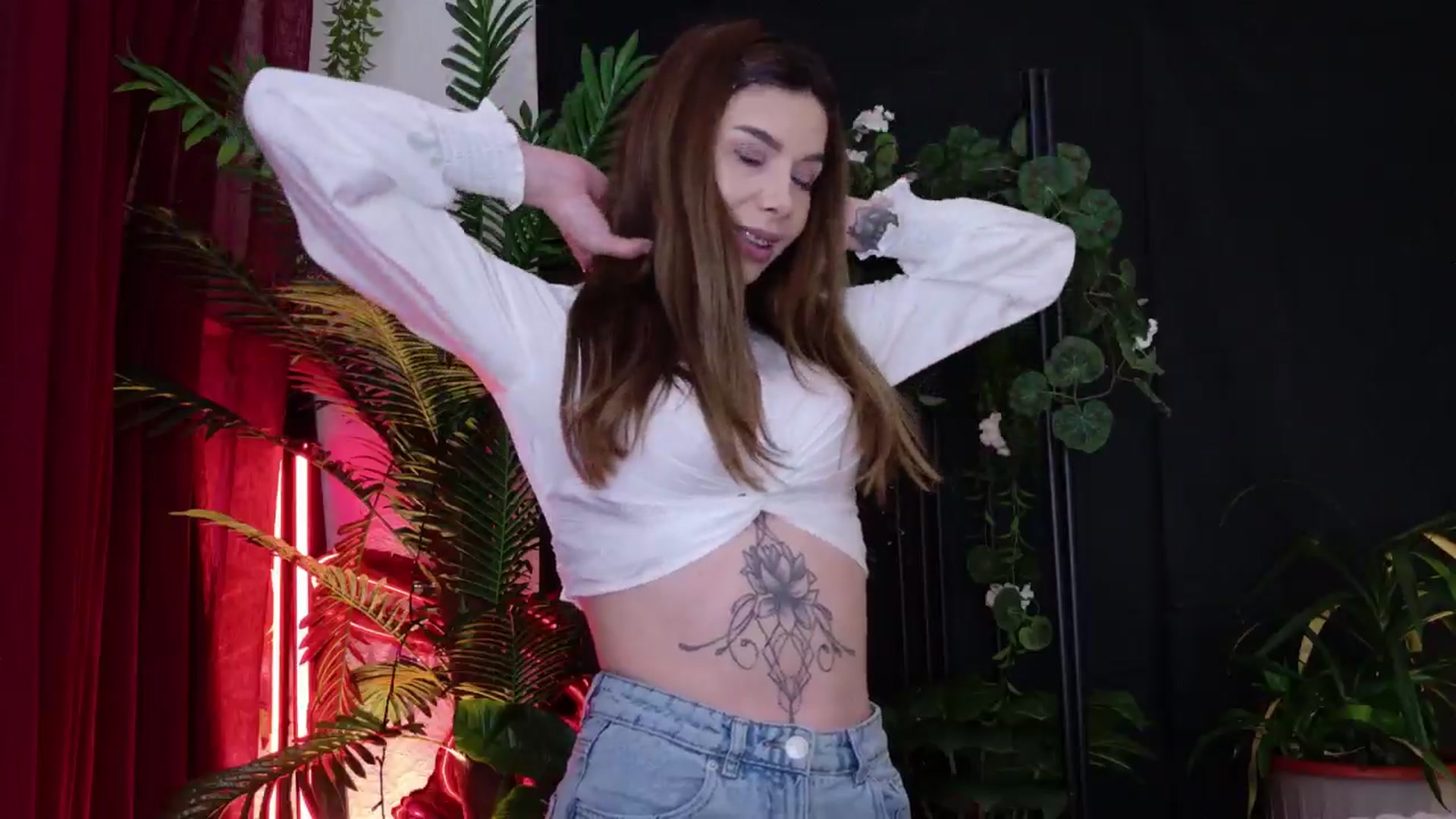 Gallery image thumbnail from MilaJoulie's myfreecams stream on, 01/19/2025, 16:13 image 2 of 20