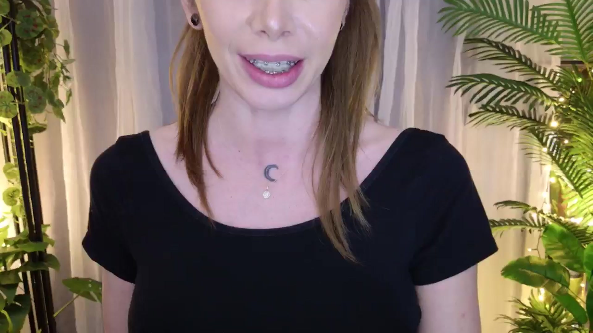 Gallery image thumbnail from MilaJoulie's myfreecams stream on, 01/20/2025, 21:32 image 14 of 20