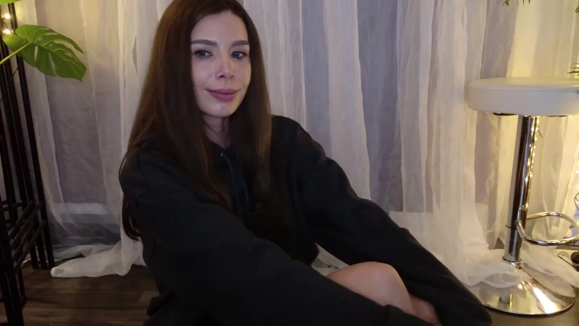 Gallery image thumbnail from MilaJoulie's myfreecams stream on, 01/25/2025, 22:52 image 14 of 20