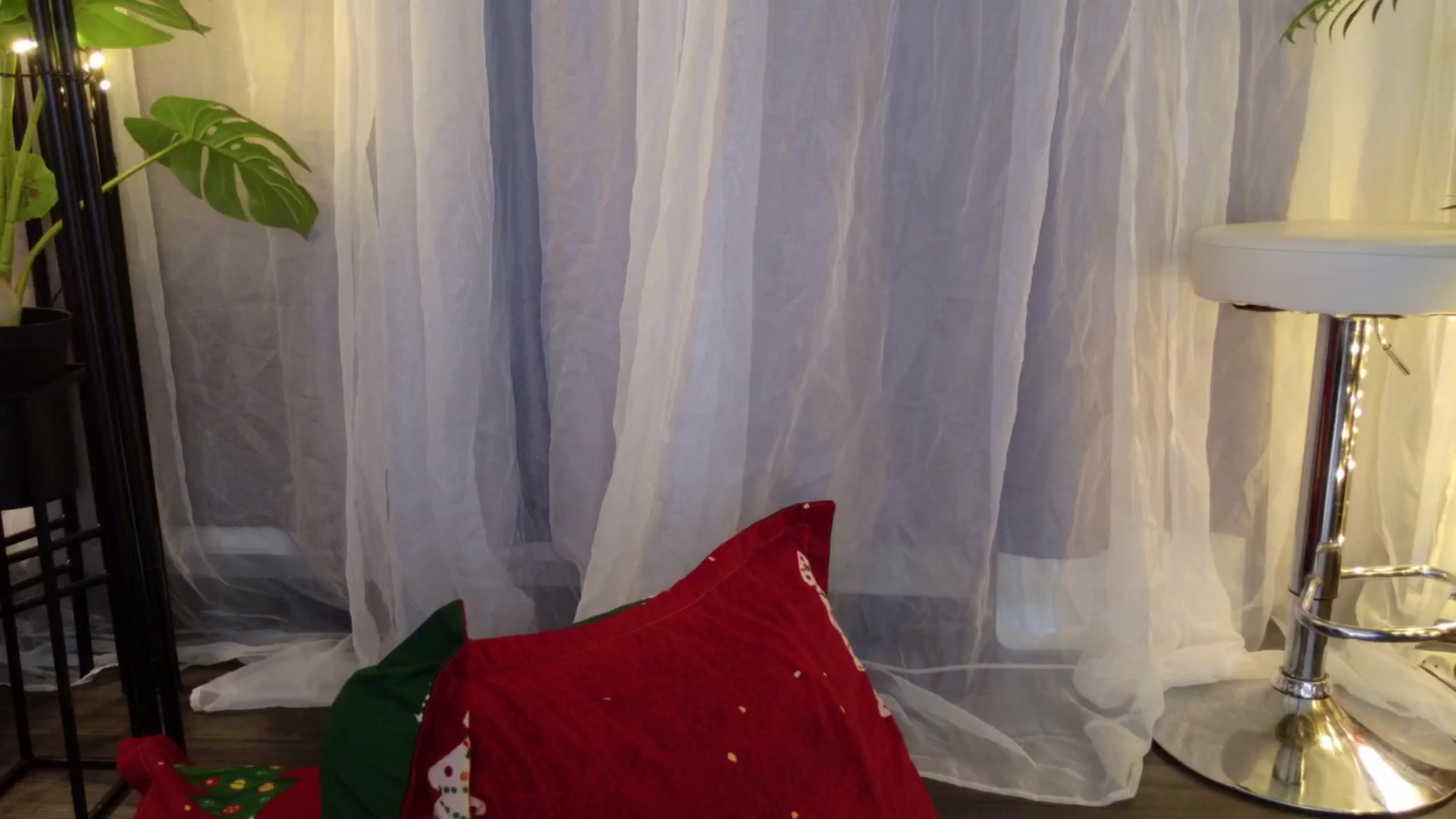 Gallery image thumbnail from MilaJoulie's myfreecams stream on, 01/25/2025, 22:52 image 6 of 20