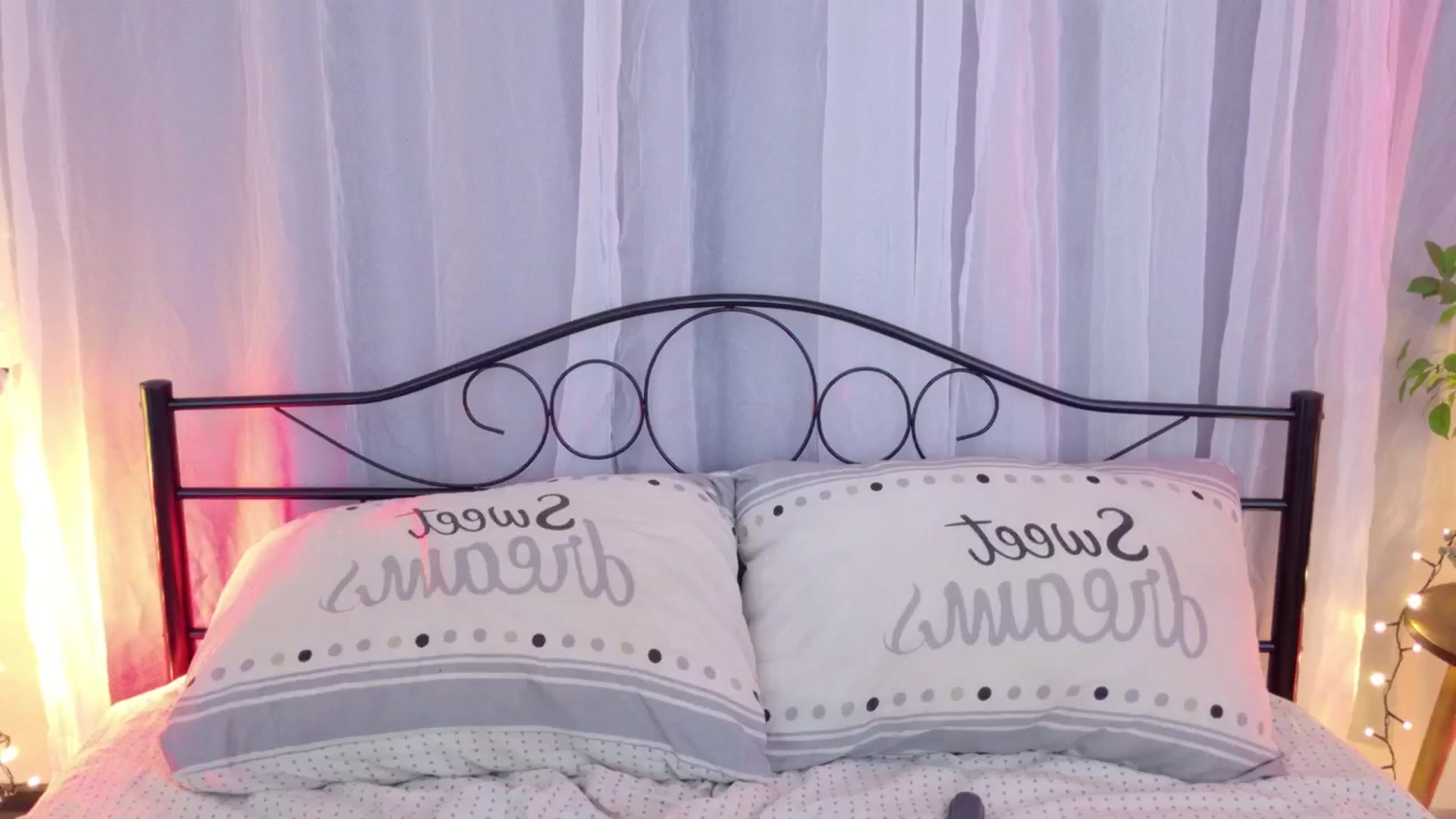 Gallery image thumbnail from MilaJoulie's myfreecams stream on, 02/21/2025, 19:25 image 17 of 20