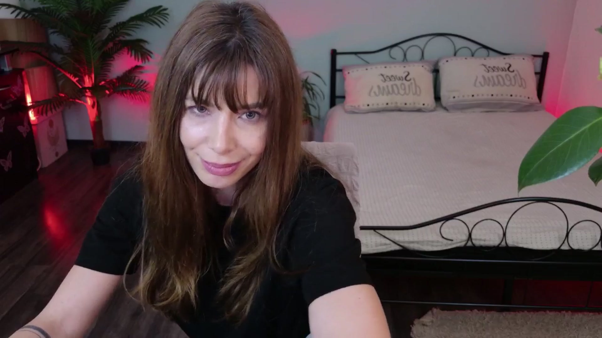 Gallery image thumbnail from MilaJoulie's myfreecams stream on, 03/16/2025, 21:17 image 10 of 20
