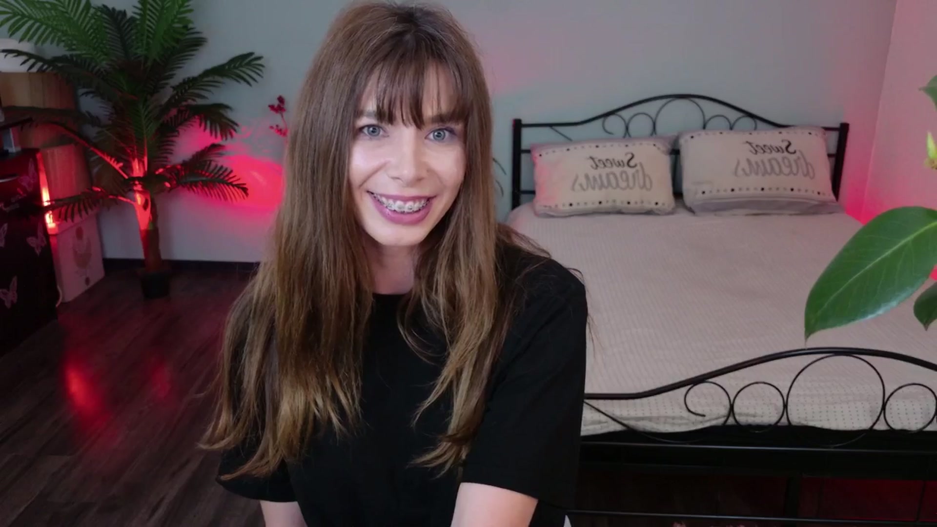 Gallery image thumbnail from MilaJoulie's myfreecams stream on, 03/16/2025, 21:17 image 5 of 20