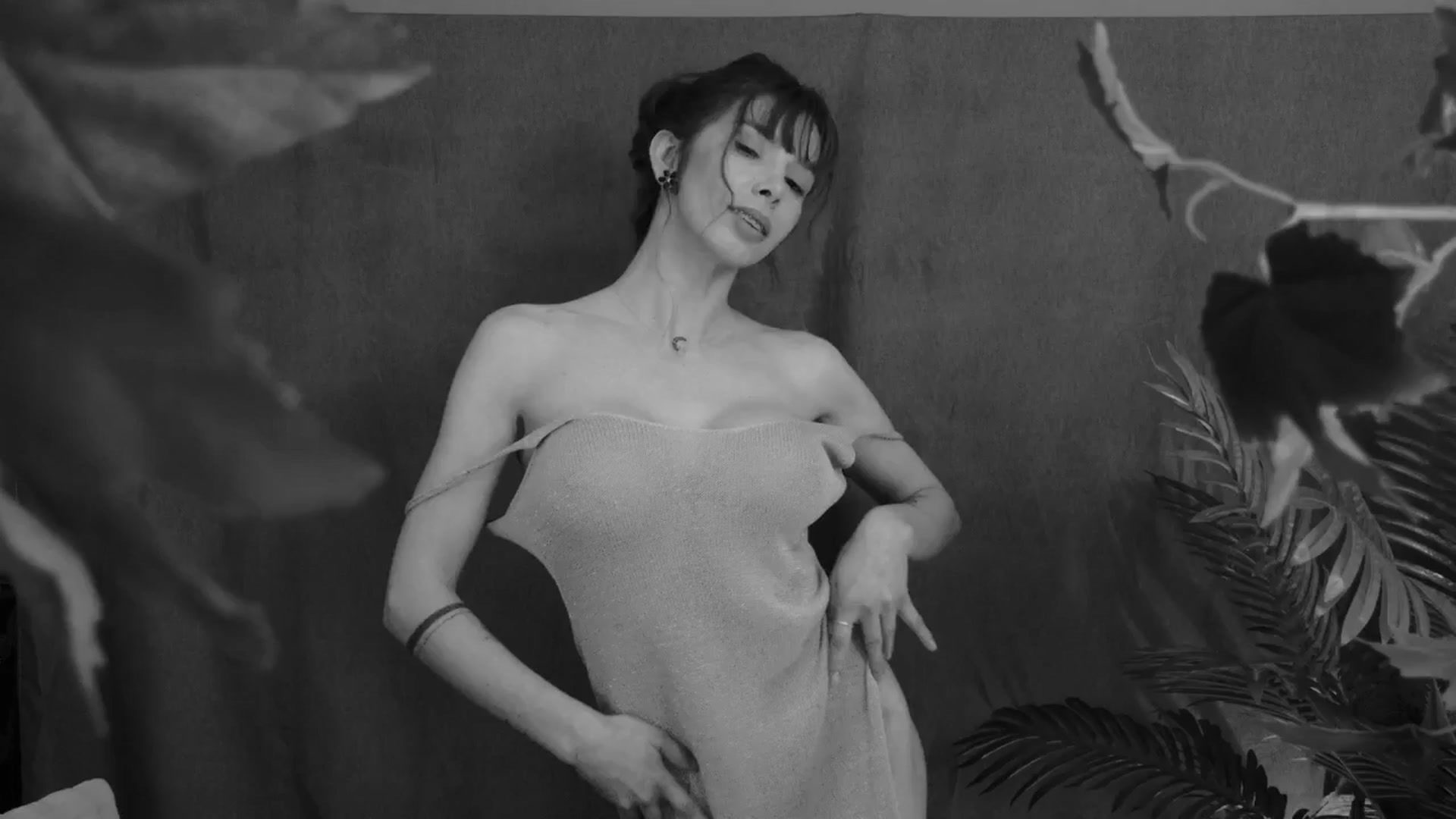 Gallery image thumbnail from MilaJoulie's myfreecams stream on, 03/18/2025, 20:23 image 20 of 20