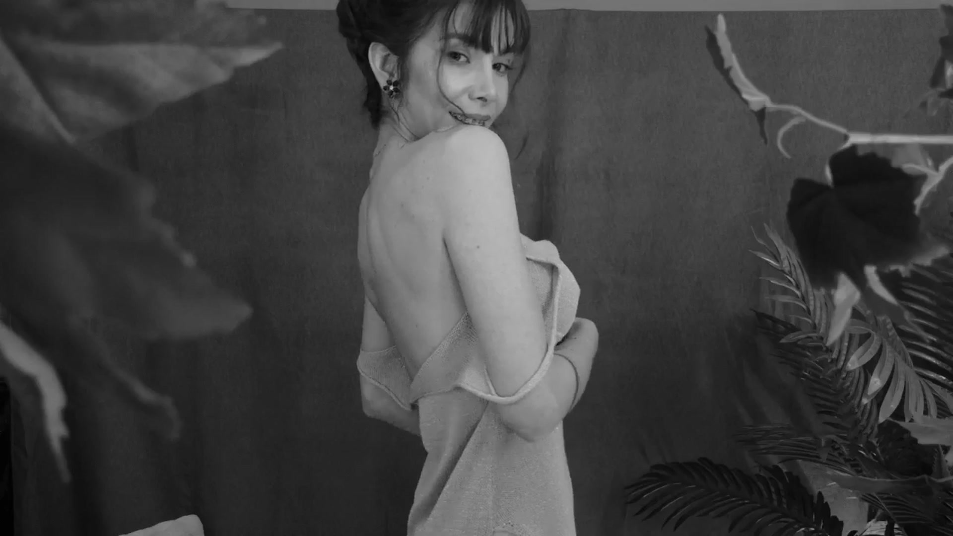 Gallery image thumbnail from MilaJoulie's myfreecams stream on, 03/18/2025, 20:23 image 17 of 20
