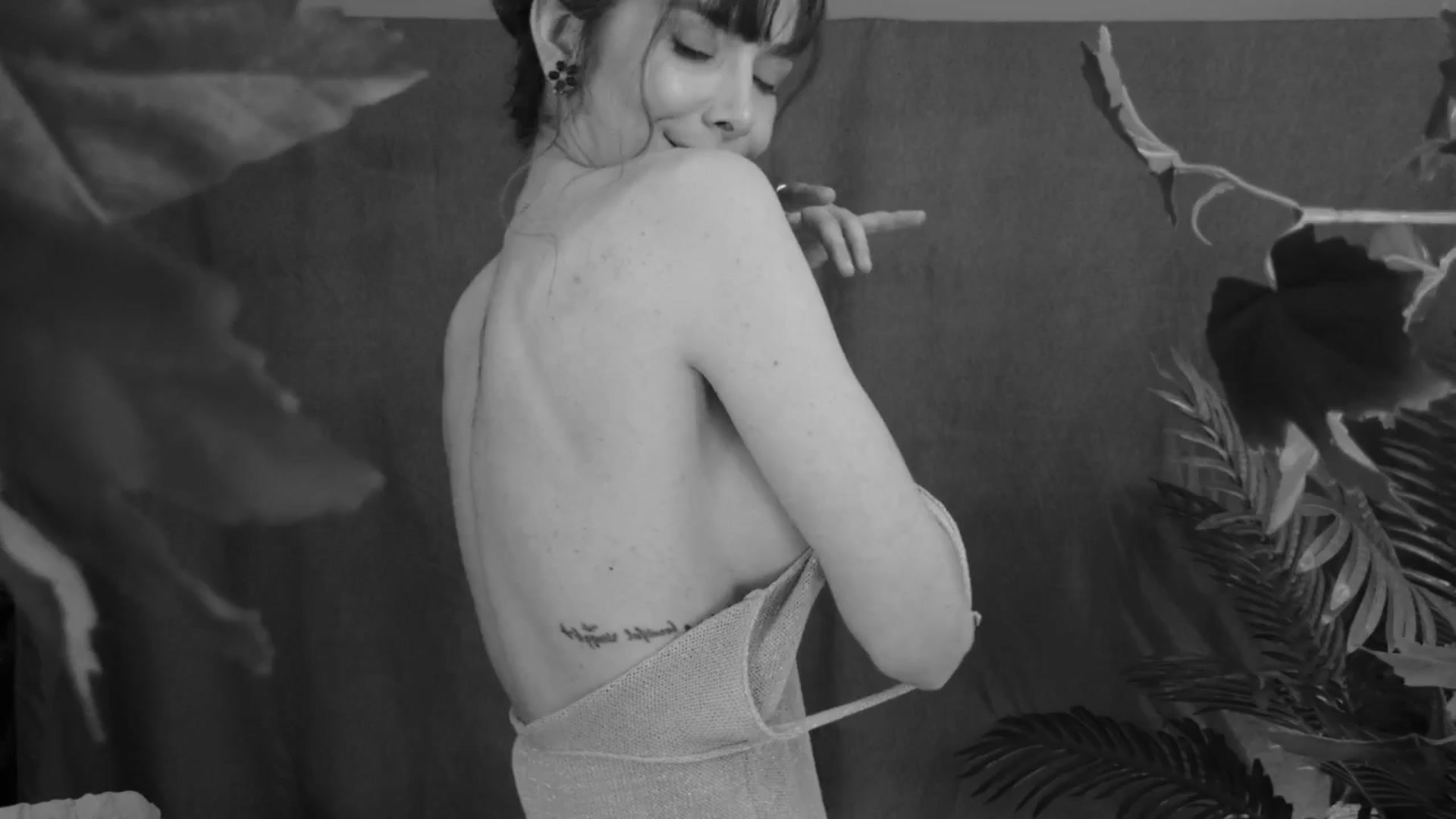 Gallery image thumbnail from MilaJoulie's myfreecams stream on, 03/18/2025, 20:46 image 14 of 20