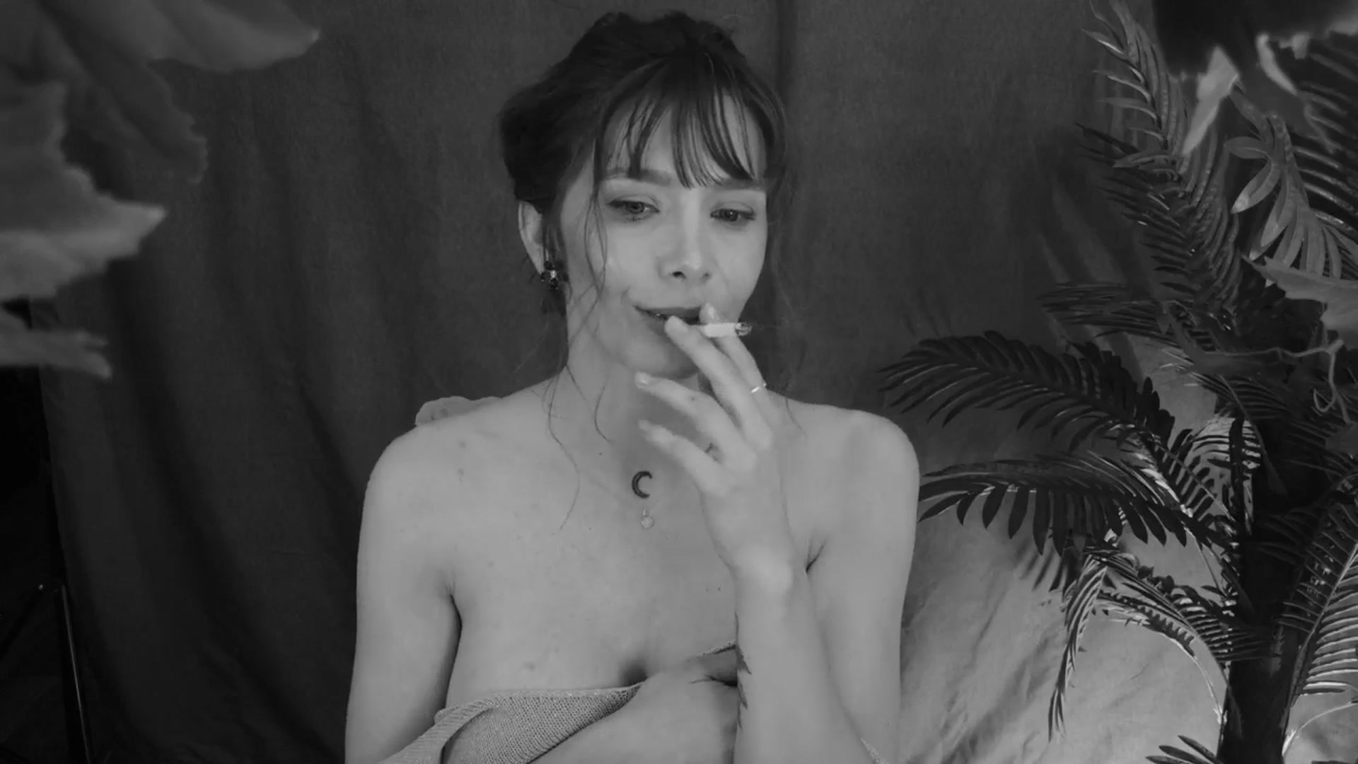Gallery image thumbnail from MilaJoulie's myfreecams stream on, 03/19/2025, 01:10 image 4 of 20