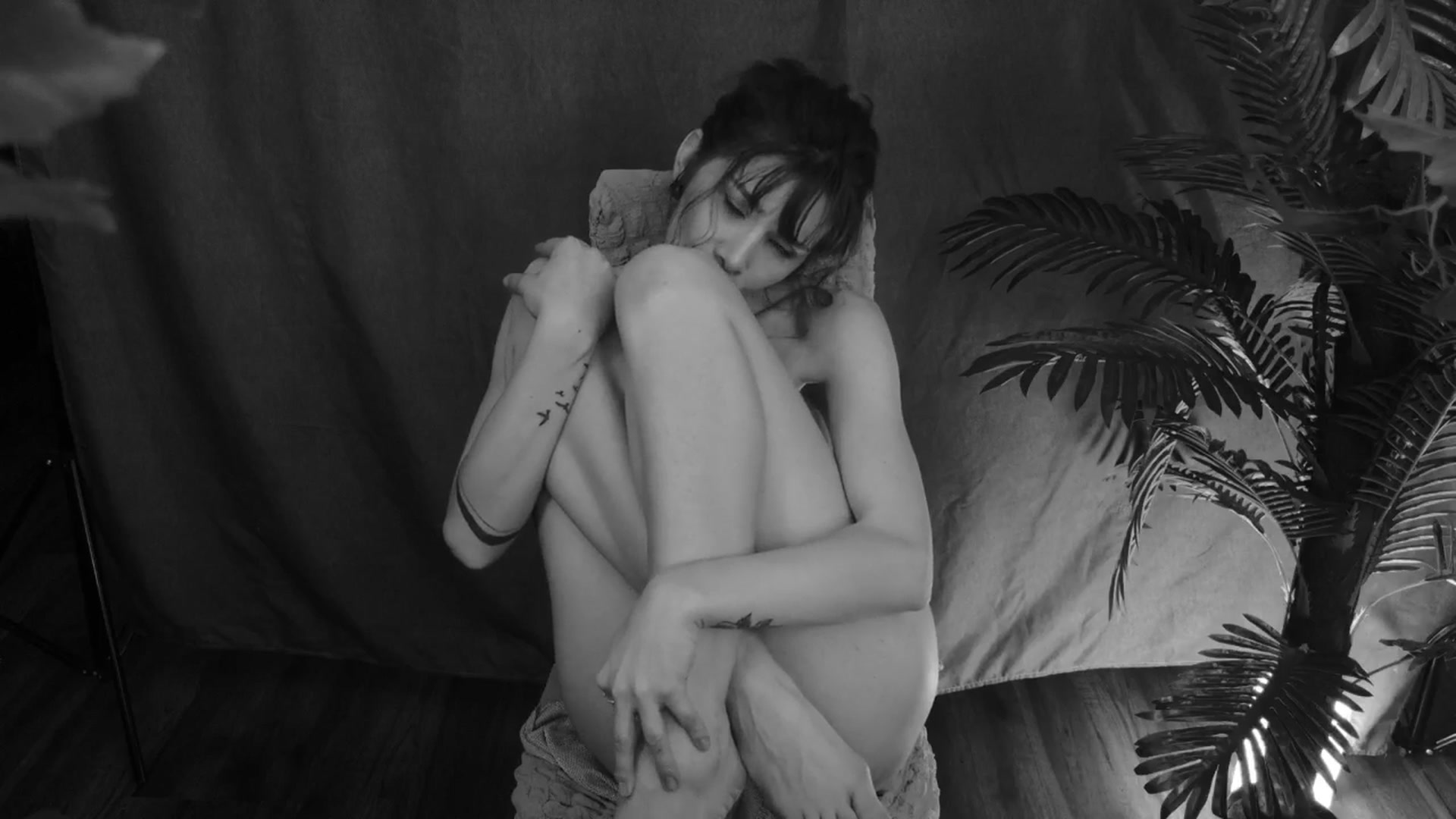 Gallery image thumbnail from MilaJoulie's myfreecams stream on, 03/19/2025, 01:10 image 11 of 20