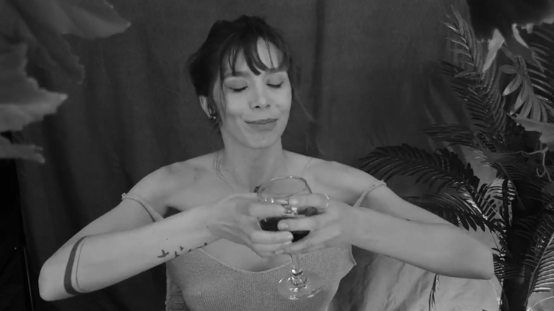 Gallery image thumbnail from MilaJoulie's myfreecams stream on, 03/19/2025, 01:10 image 3 of 20