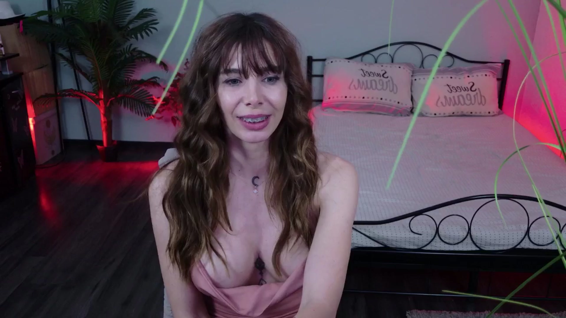 Gallery image thumbnail from MilaJoulie's myfreecams stream on, 03/20/2025, 22:42 image 16 of 20