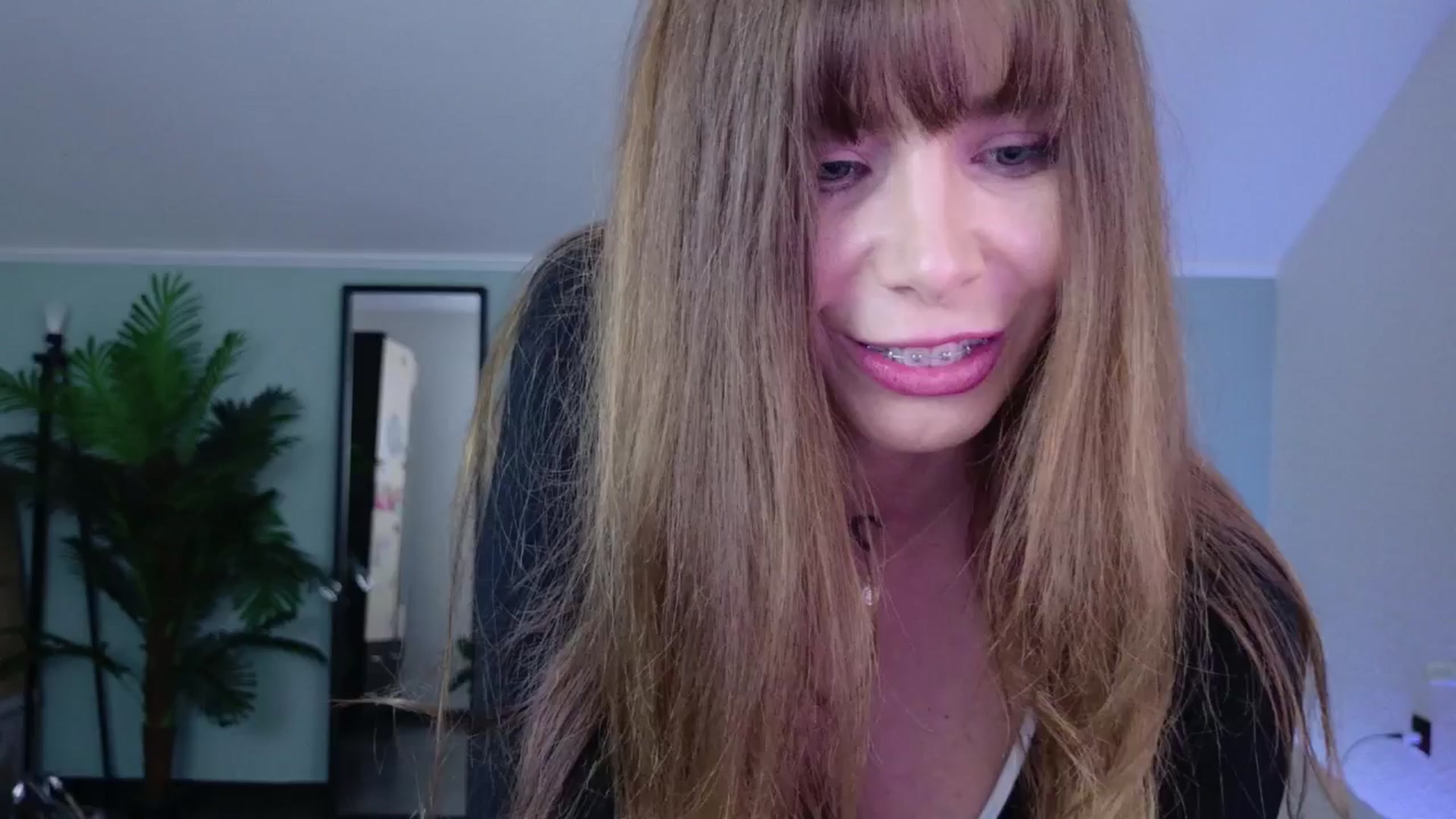 Gallery image thumbnail from MilaJoulie's myfreecams stream on, 03/26/2025, 20:29 image 3 of 20