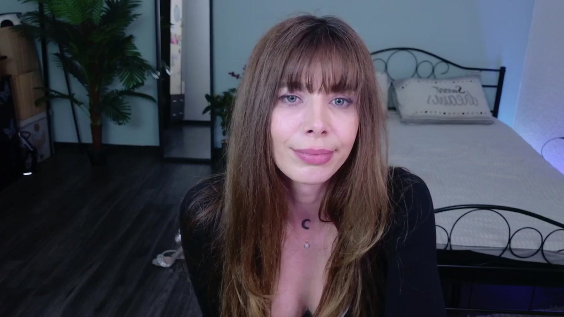 Gallery image thumbnail from MilaJoulie's myfreecams stream on, 03/27/2025, 24:11 image 5 of 20
