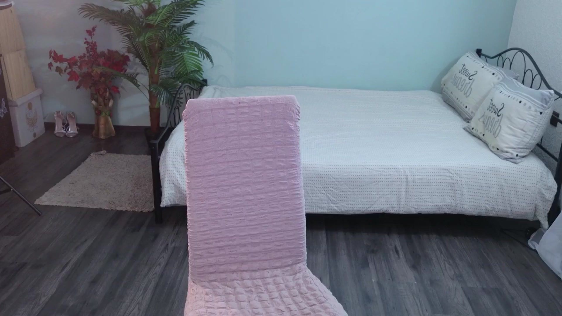Gallery image thumbnail from MilaJoulie's myfreecams stream on, 04/22/2025, 22:20 image 5 of 20