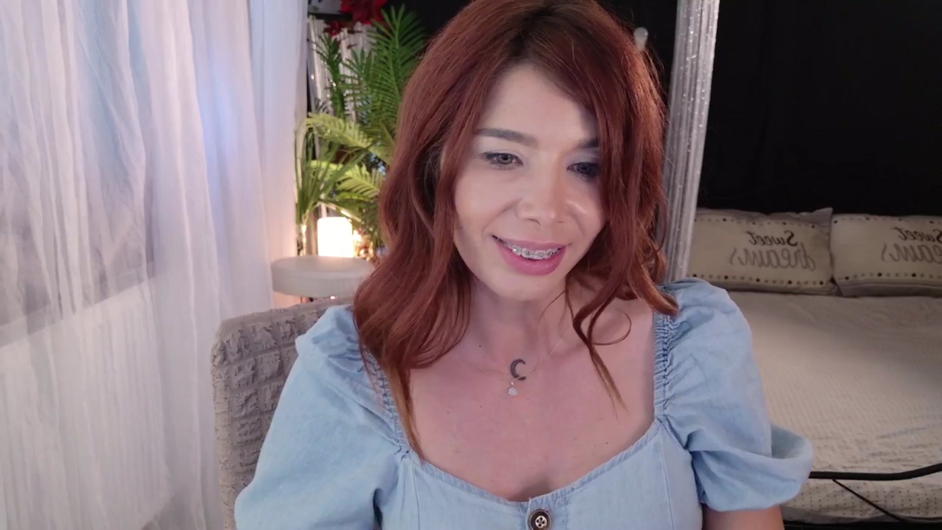 Gallery image thumbnail from MilaJoulie's myfreecams stream on, 06/22/2025, 17:36 image 4 of 20