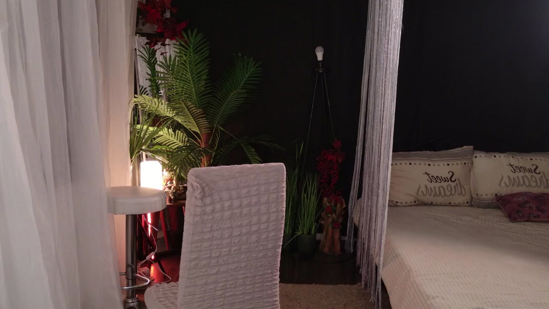 Gallery image thumbnail from MilaJoulie's myfreecams stream on, 06/22/2025, 21:13 image 7 of 20