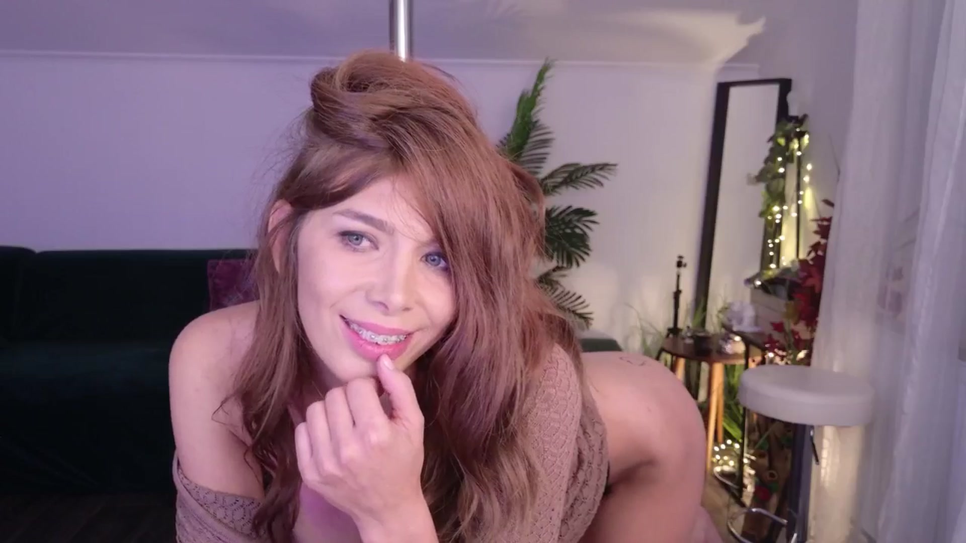 Gallery image thumbnail from MilaJoulie's myfreecams stream on, 10/07/2025, 20:00 image 16 of 20