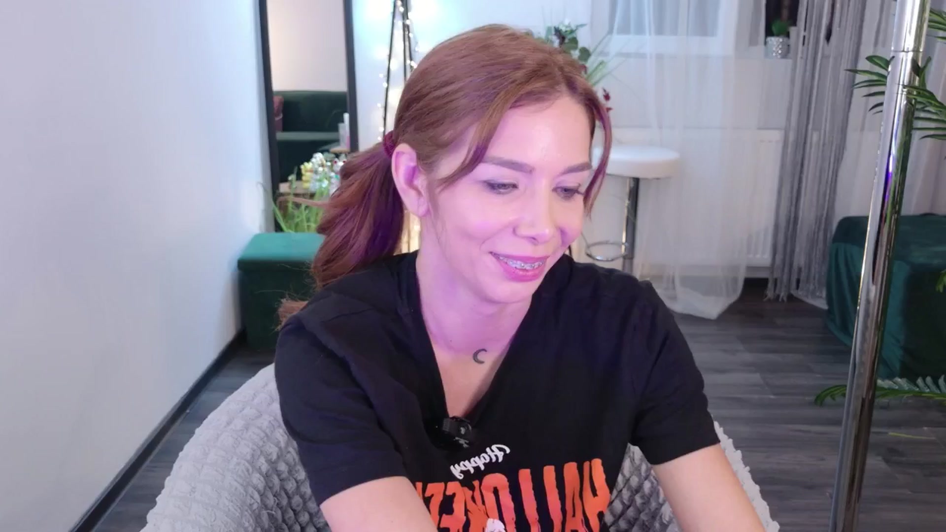 Gallery image thumbnail from MilaJoulie's myfreecams stream on, 10/18/2025, 22:27 image 10 of 20