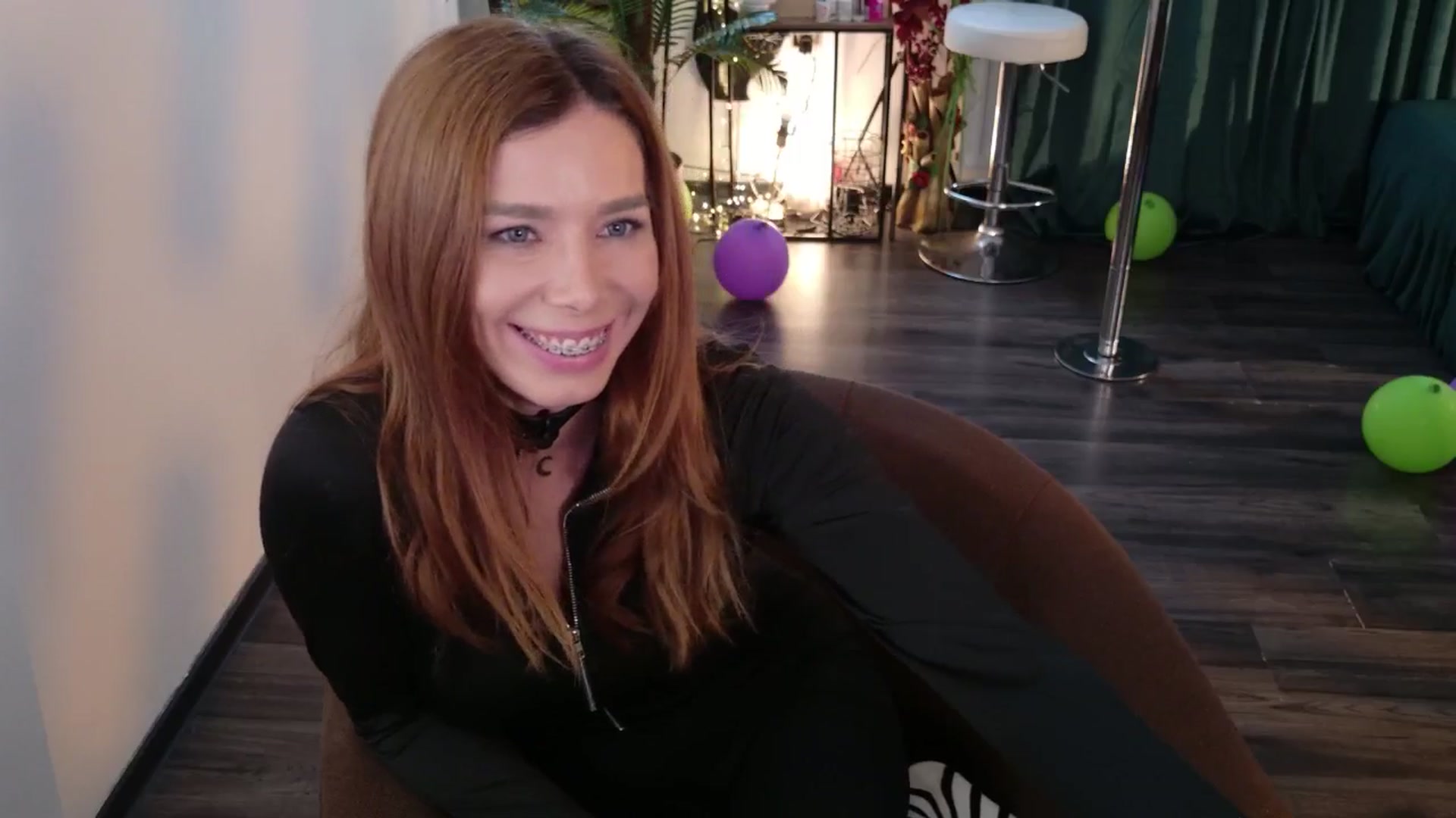 Gallery image thumbnail from MilaJoulie's myfreecams stream on, 12/04/2025, 06:41 image 5 of 20