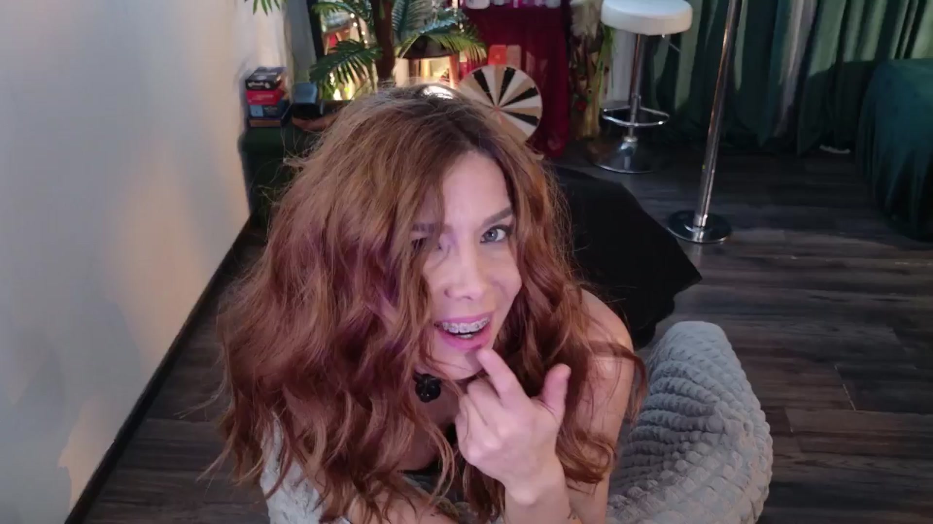 Gallery image thumbnail from MilaJoulie's myfreecams stream on, 12/15/2025, 22:12 image 19 of 20