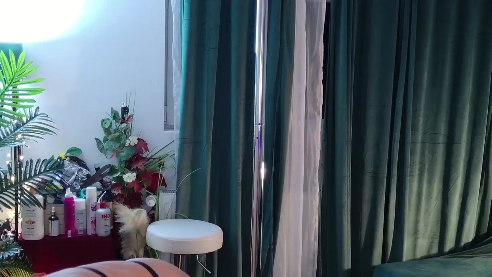 Gallery image thumbnail from MilaJoulie's myfreecams stream on, 12/17/2025, 23:35 image 8 of 20