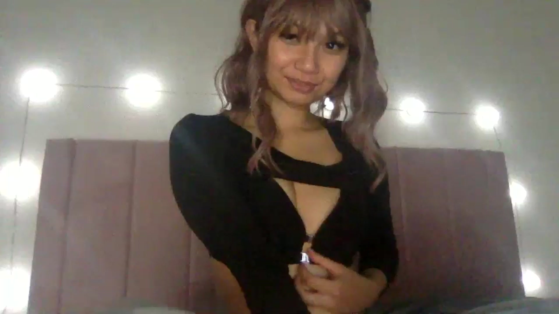 Gallery image thumbnail from MilaStylesTV's myfreecams stream on, 12/10/2023, 07:30 image 14 of 20